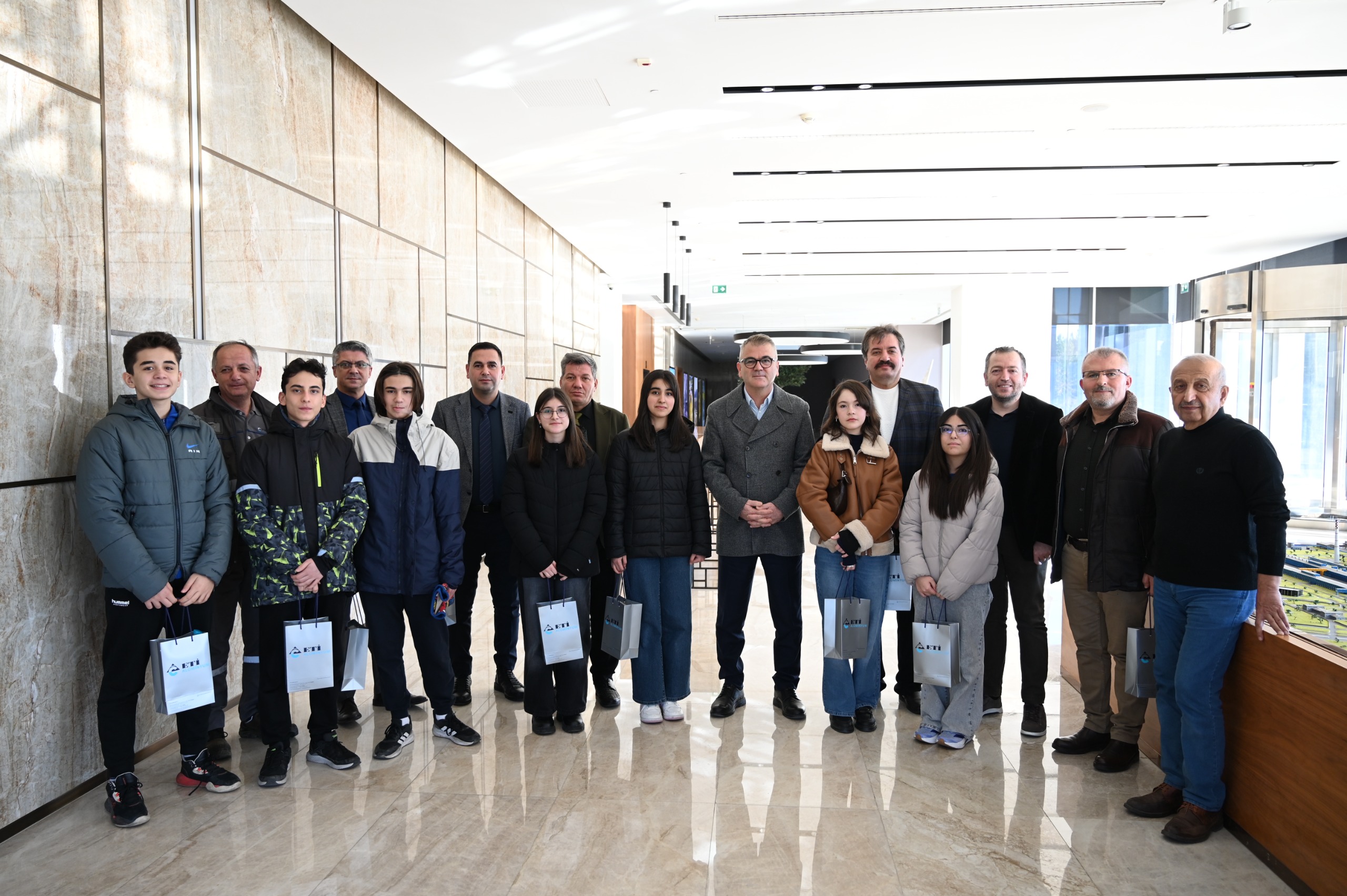 BAŞKAN USTAOĞLU’NDAN ANLAMLI DESTEK: KÜÇÜK SELMA’NIN MEKTUBU KARŞILIK BULDU - Görsel 11