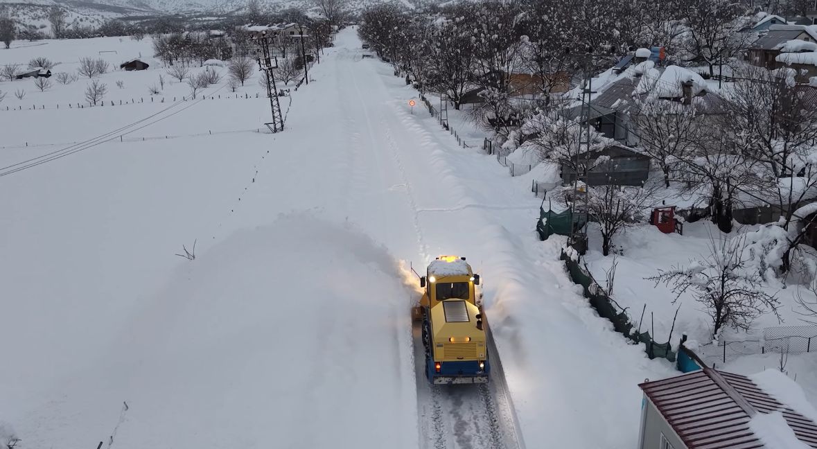 Tunceli’de kar kalınlığı 2 metreyi aştı, 27 köy yolu kapalı - Görsel 2
