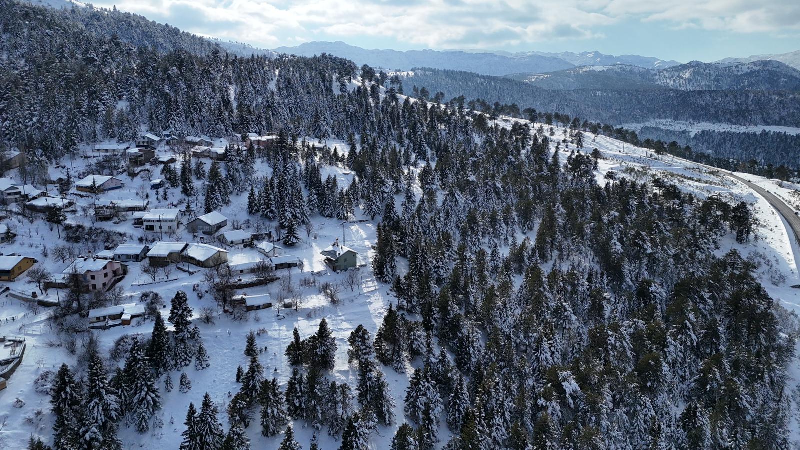 Toroslar’ın İncisi Gölcük Yaylası: Konya’nın Karadeniz’i Beyaza Büründü! - Görsel 5