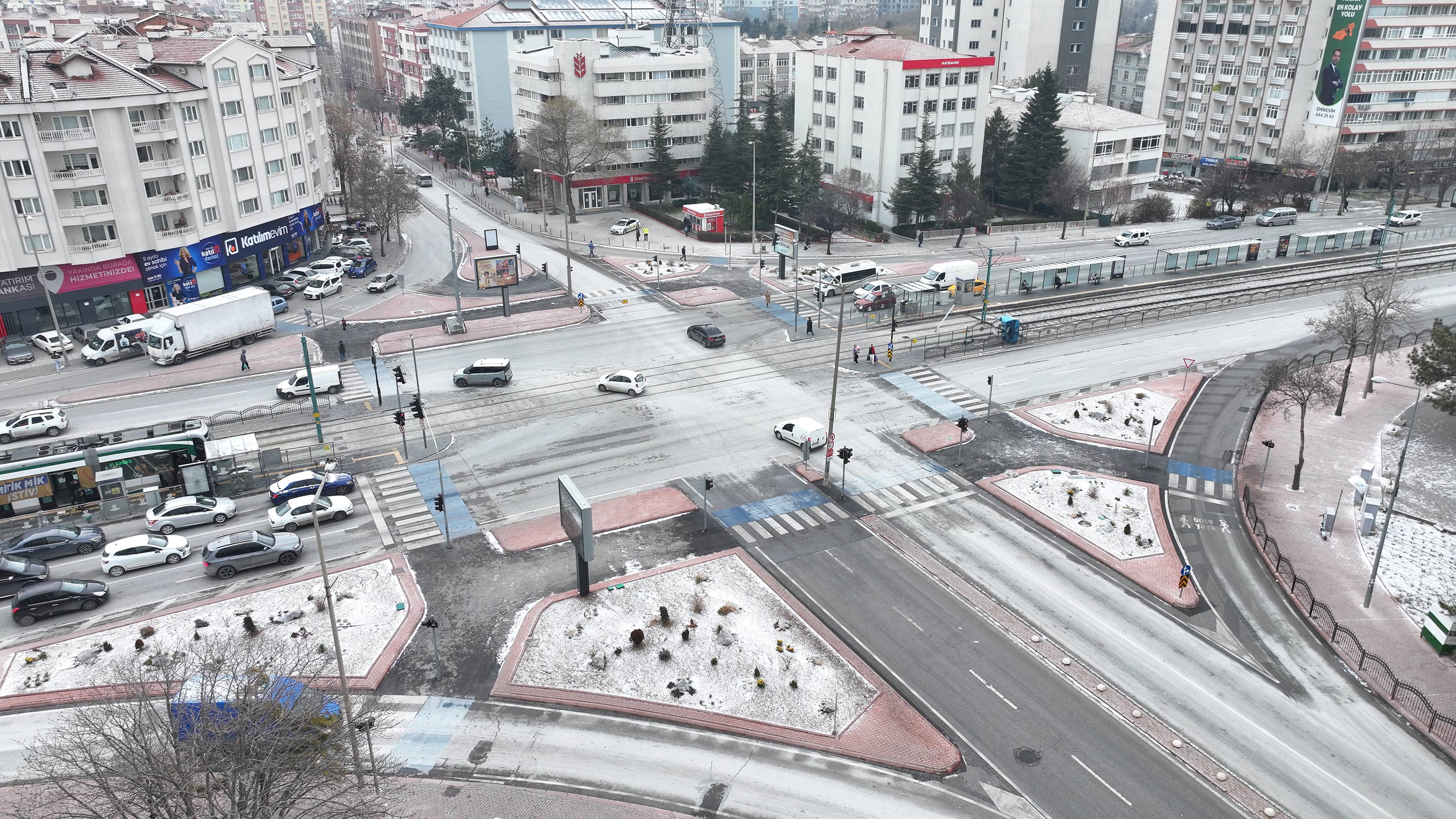 BAŞKAN ALTAY: “ŞEHİR MERKEZİNDE YAPAY ZEKA DESTEKLİ AKILLI KAVŞAKLARI YAYGINLAŞTIRIYORUZ” - Görsel 2