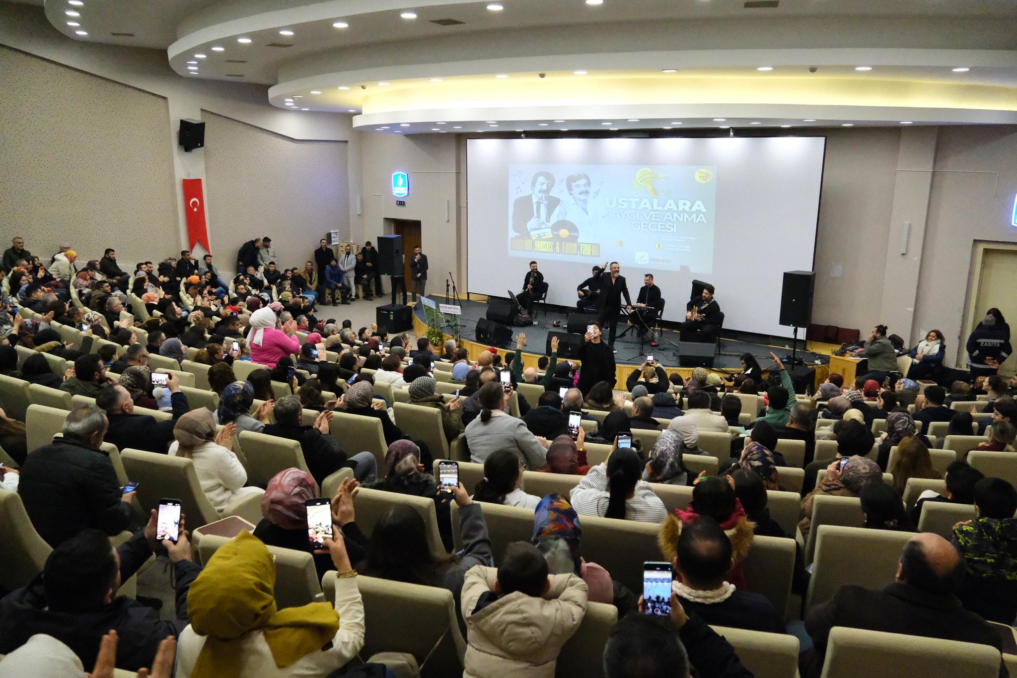 USTALARA SAYGI VE ANMA GECESİNE YOĞUN İLGİ  - Görsel 3