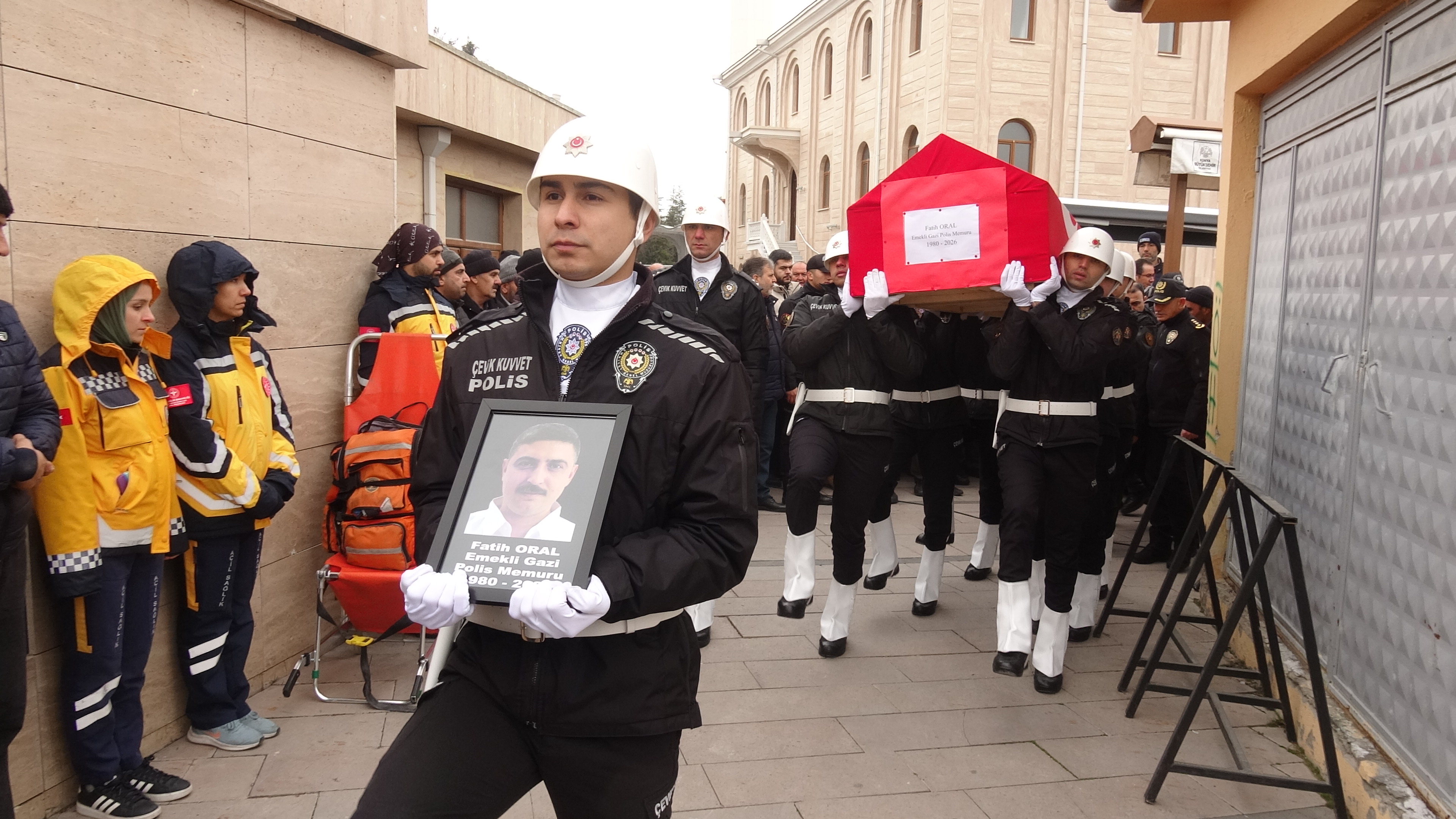19 ay sonra yaşamını yitiren gazi polis memuru Memleketi Konya'da toprağa verildi - Görsel 3