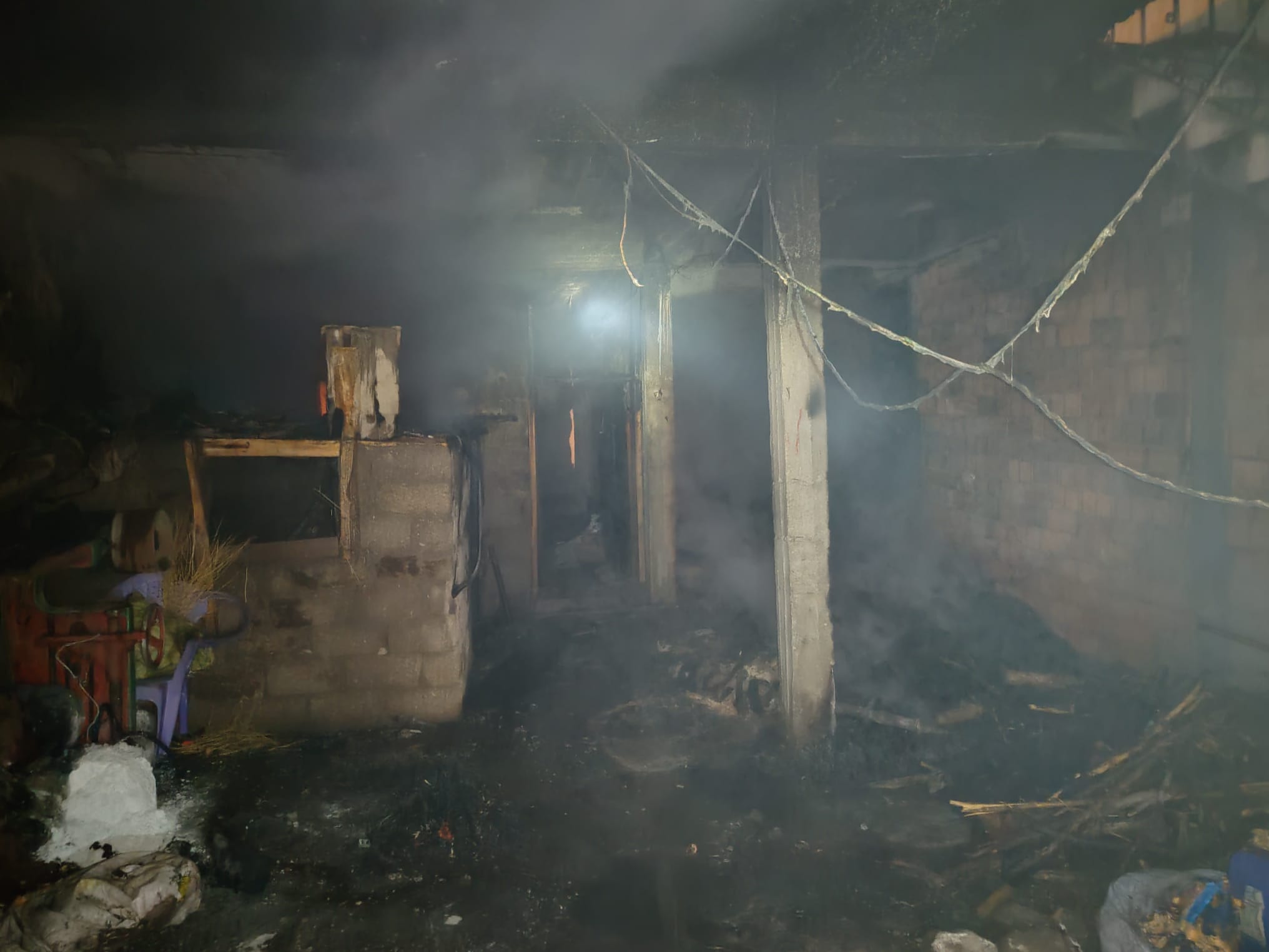 Seydişehir'de İki Katlı Ahşap Ev Alev Alev Yandı - Görsel 1