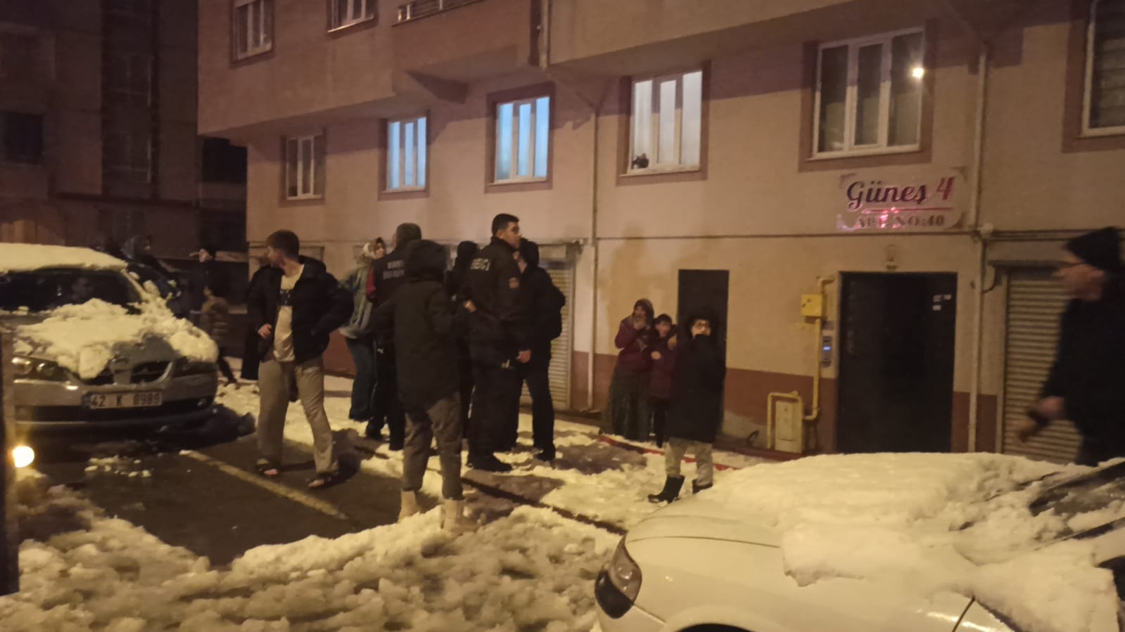 Seydişehir’de Korkutan Yangın: 5 Katlı Bina Tahliye Edildi - Görsel 2