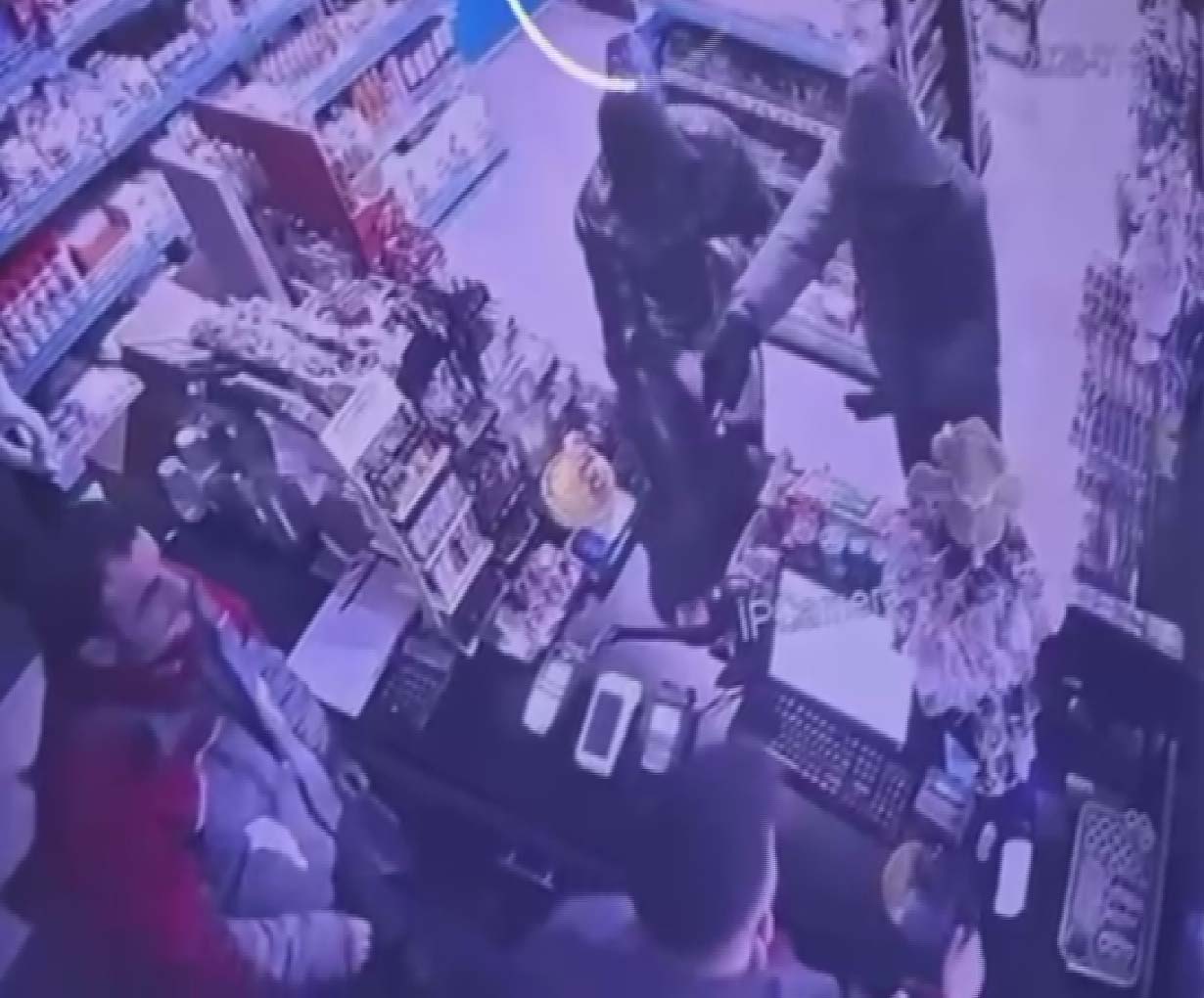 Konya'da akaryakıt istasyonunda silahlı soygun: 3 kişi gözaltında - Görsel 2