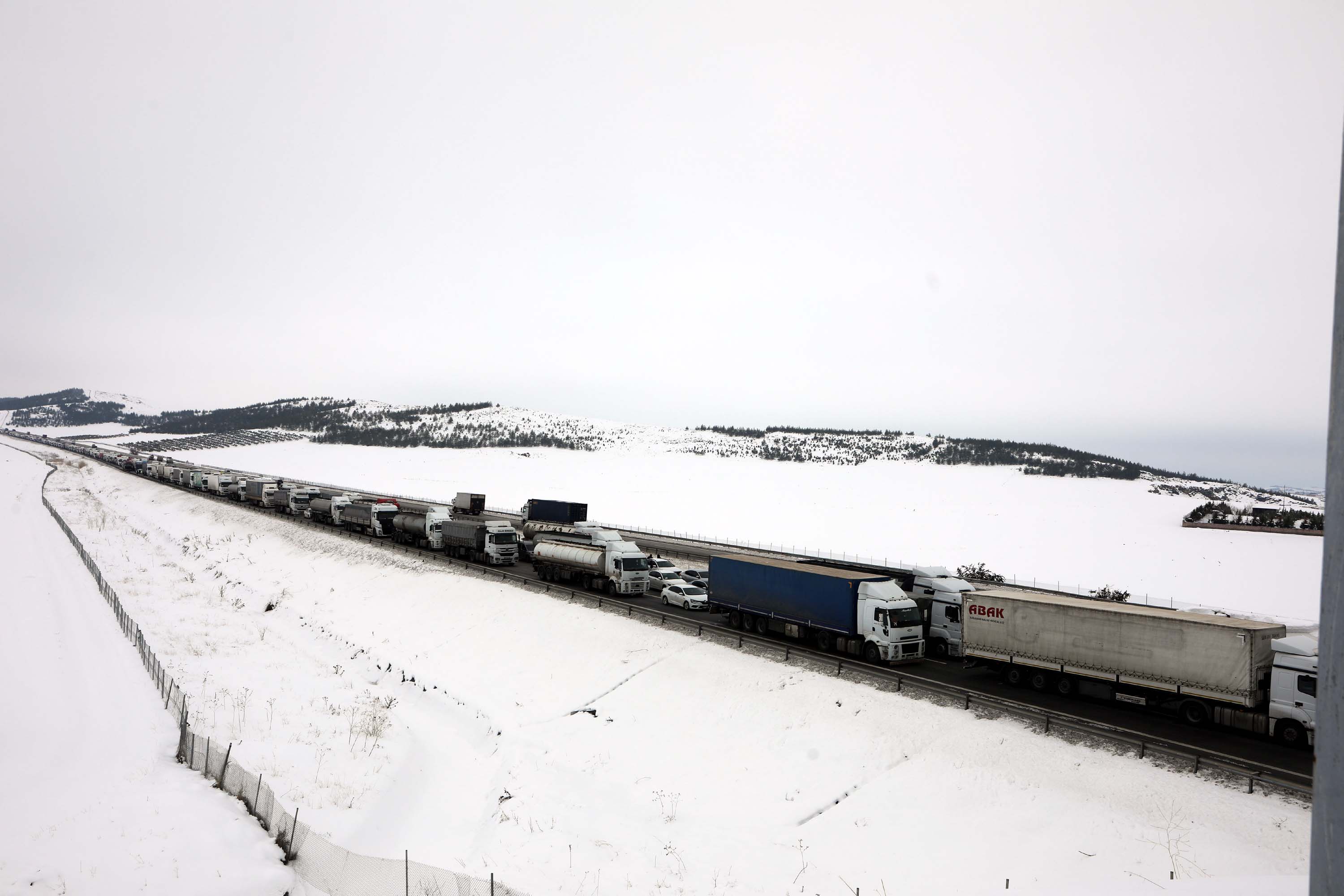 Gaziantep- TAG otoyolunda kilometrelerce araç kuyruğu  - Görsel 1