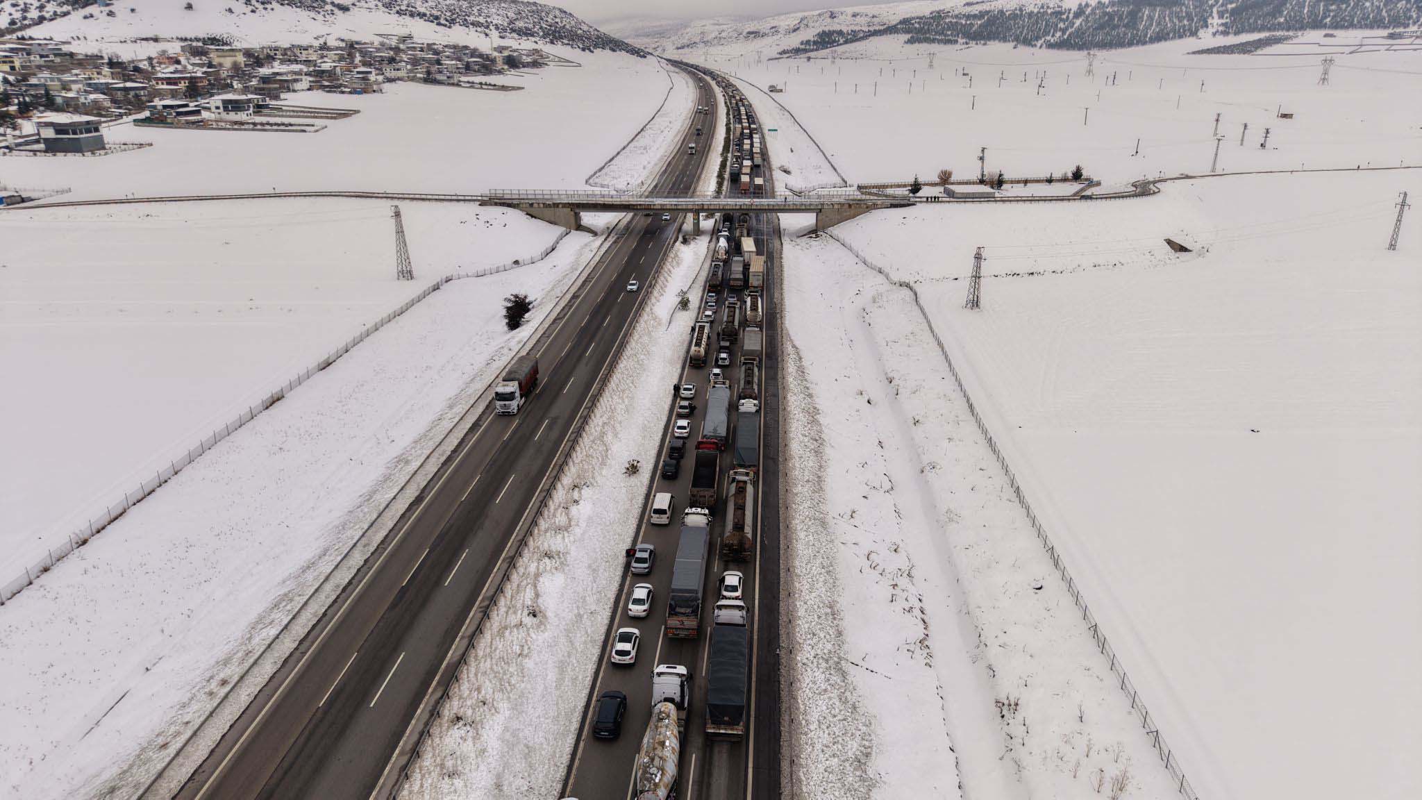 Gaziantep- TAG otoyolunda kilometrelerce araç kuyruğu  - Görsel 7