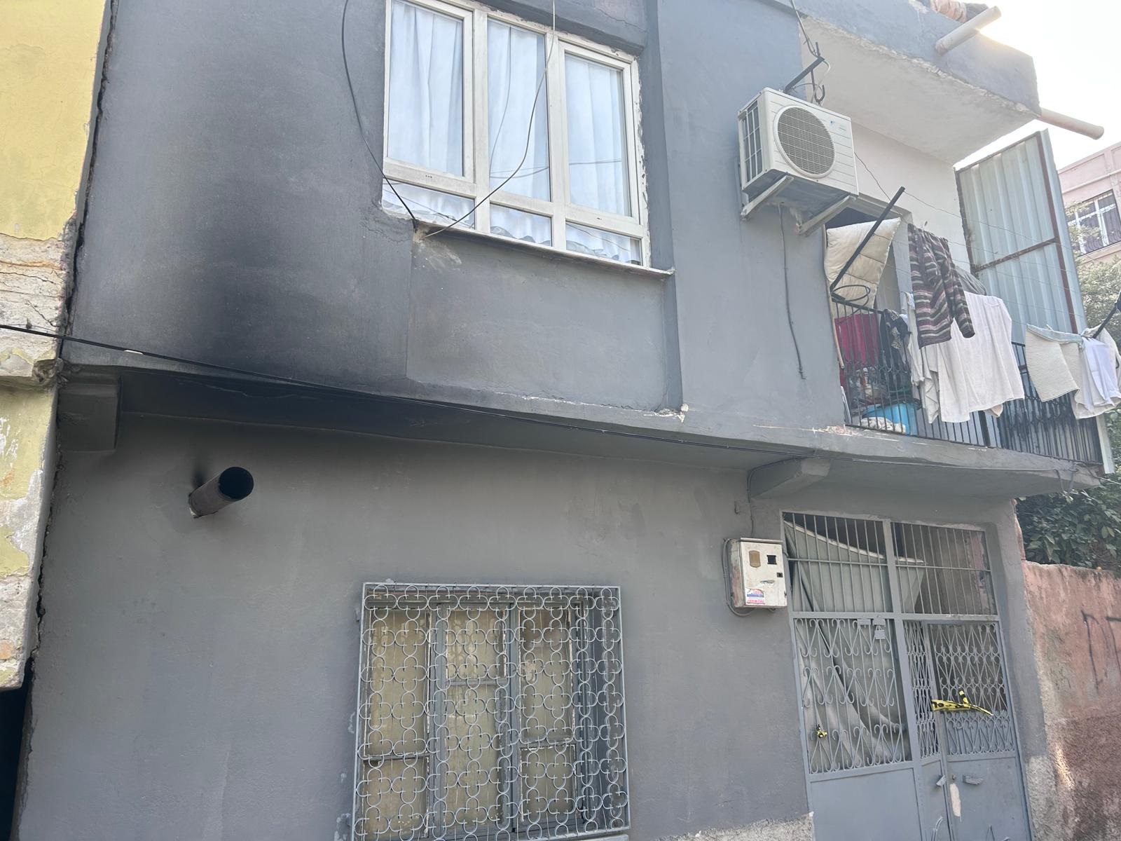 Adana'da Eşini bıçaklayarak öldürdü, cesedin başında ağlarken yakalandı - Görsel 3