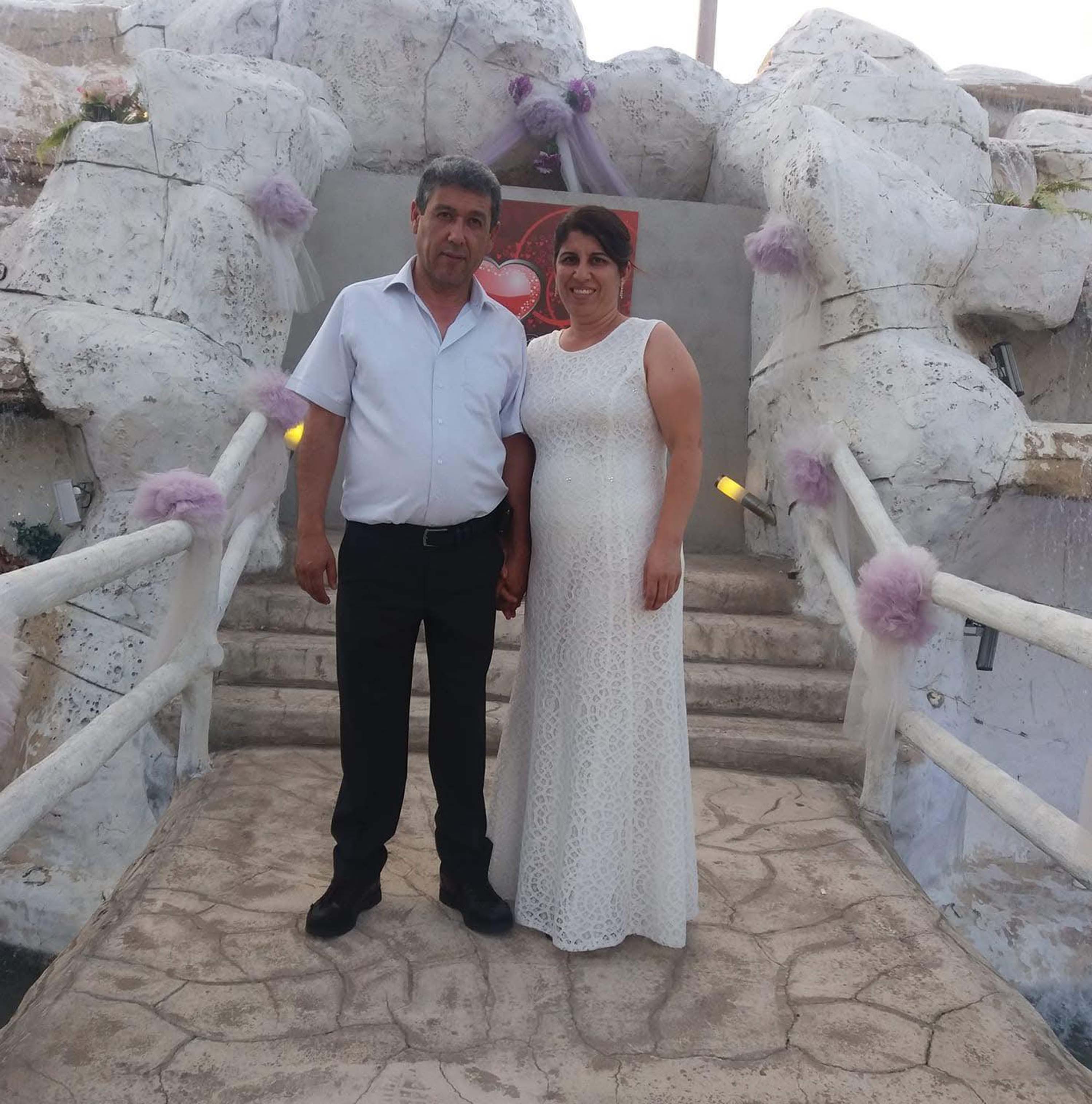 Aydın - Eşi Burcu'yu öldüren polis memurunun çocukları: Babam, anneme ‘boşanırsan sen öldürürüm’ diyordu - Görsel 1