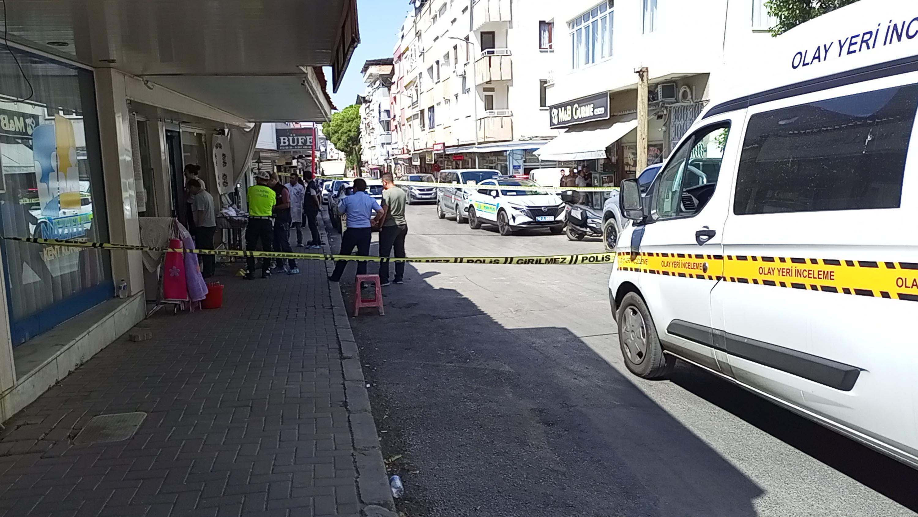 Aydın - Eşi Burcu'yu öldüren polis memurunun çocukları: Babam, anneme ‘boşanırsan sen öldürürüm’ diyordu - Görsel 5