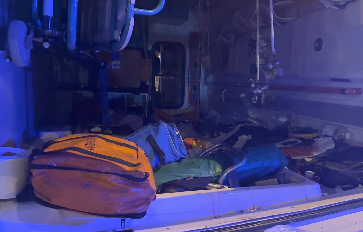  Mersinde Hasta taşıyan ambulans ile cip çarpıştı; 5 yaralı - Görsel 2