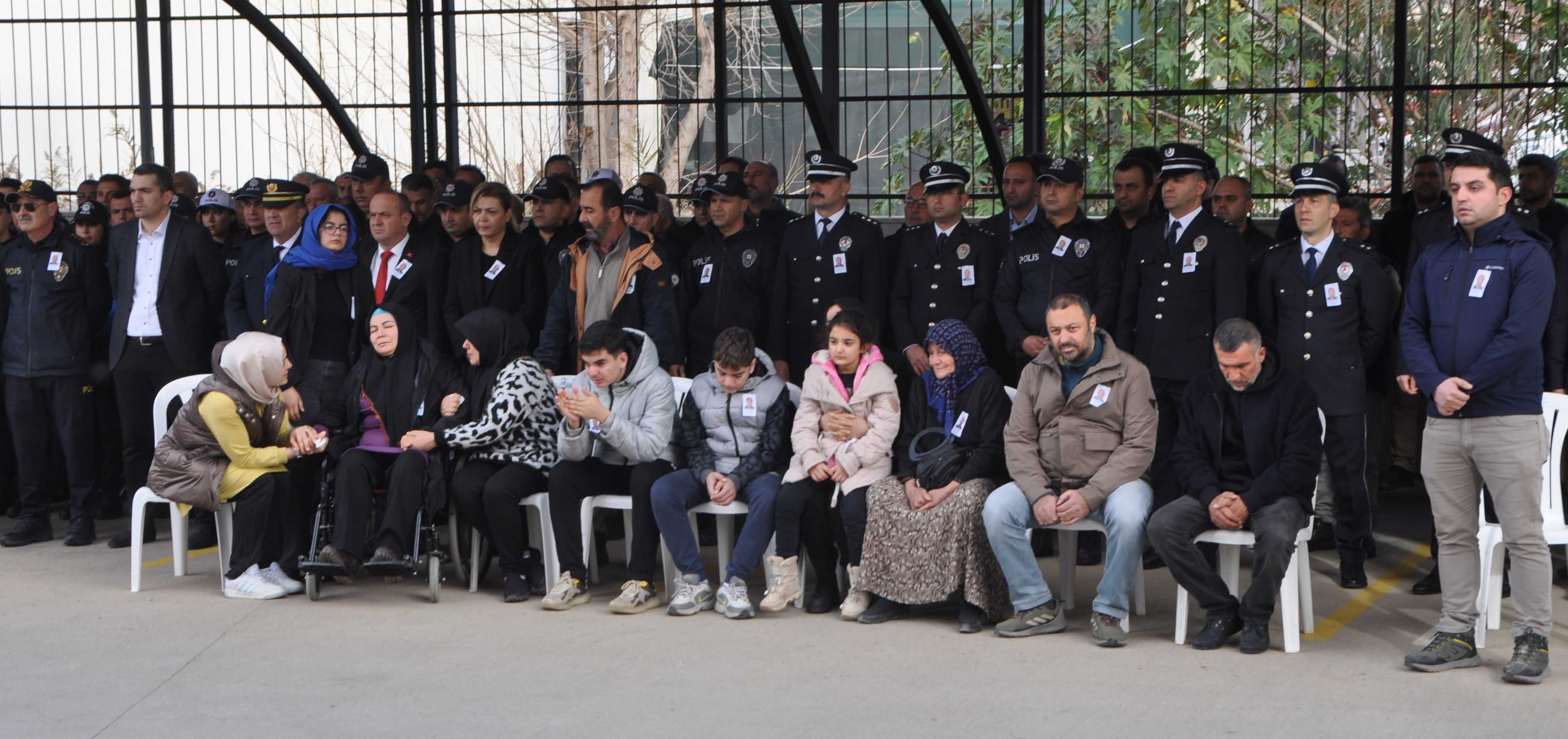 Antalyada Polis babasının tabutunun başında gözyaşı döktü - Görsel 7