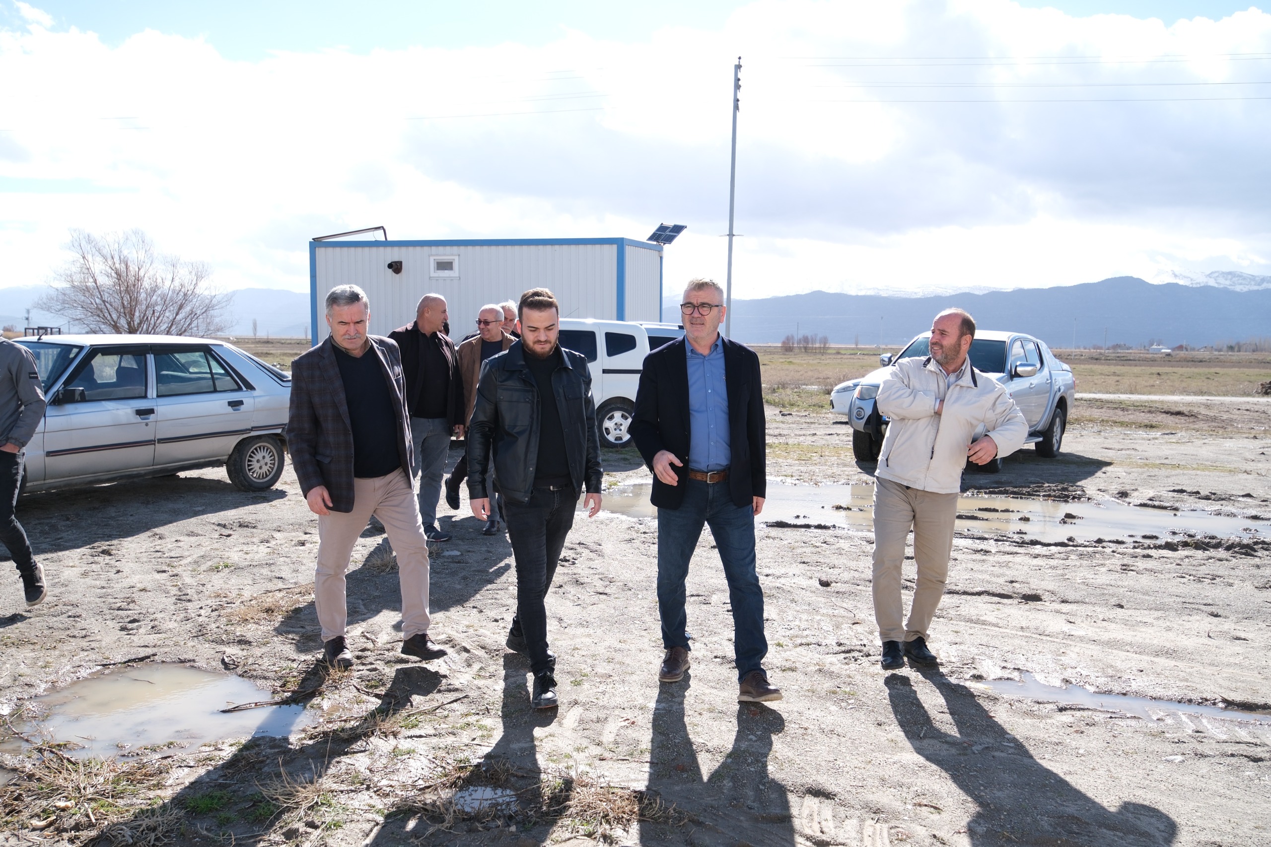 RÜZGARDAN SERASI ZARAR GÖREN ÜRETİCİYE BAŞKAN USTAOĞLU’NDAN ZİYARET  - Görsel 4