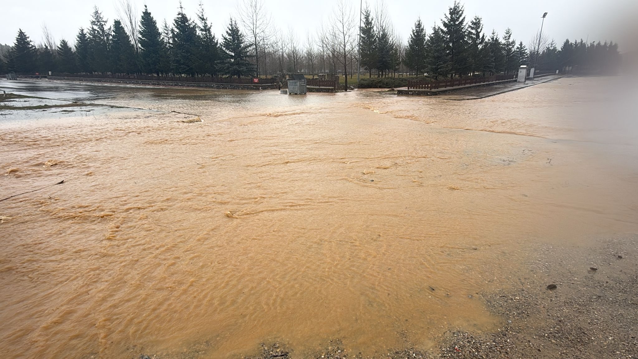 Seydişehir’de Sağanak Alarmı: Belediye Ekipleri Sahada, Mesire Alanlarına Giriş Uyarısı! - Görsel 2
