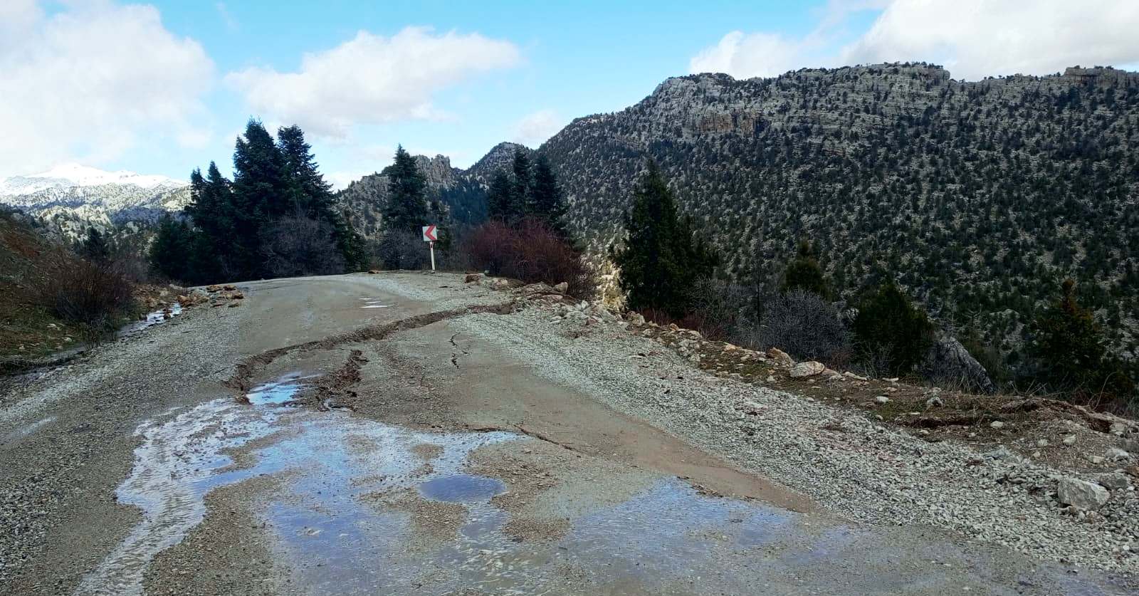 Bu  yolu Kullananlar dikkat Madenli - Süleymaniye Yolunda Heyelan Tehlikesi! - Görsel 2