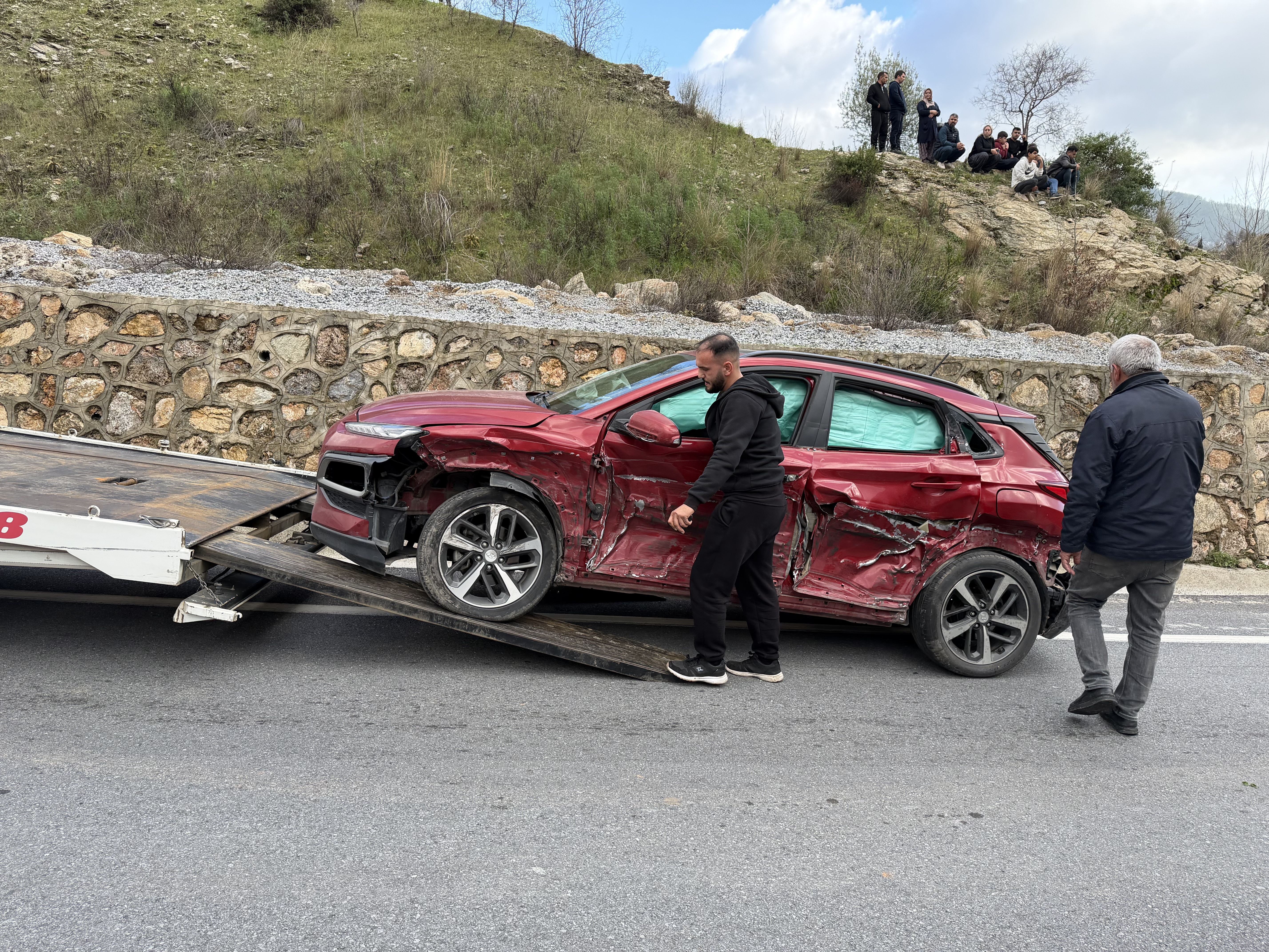 Alanya’da freni boşalan TIR, 2 otomobile çarptı: 1 ölü, 3 yaralı - Görsel 6