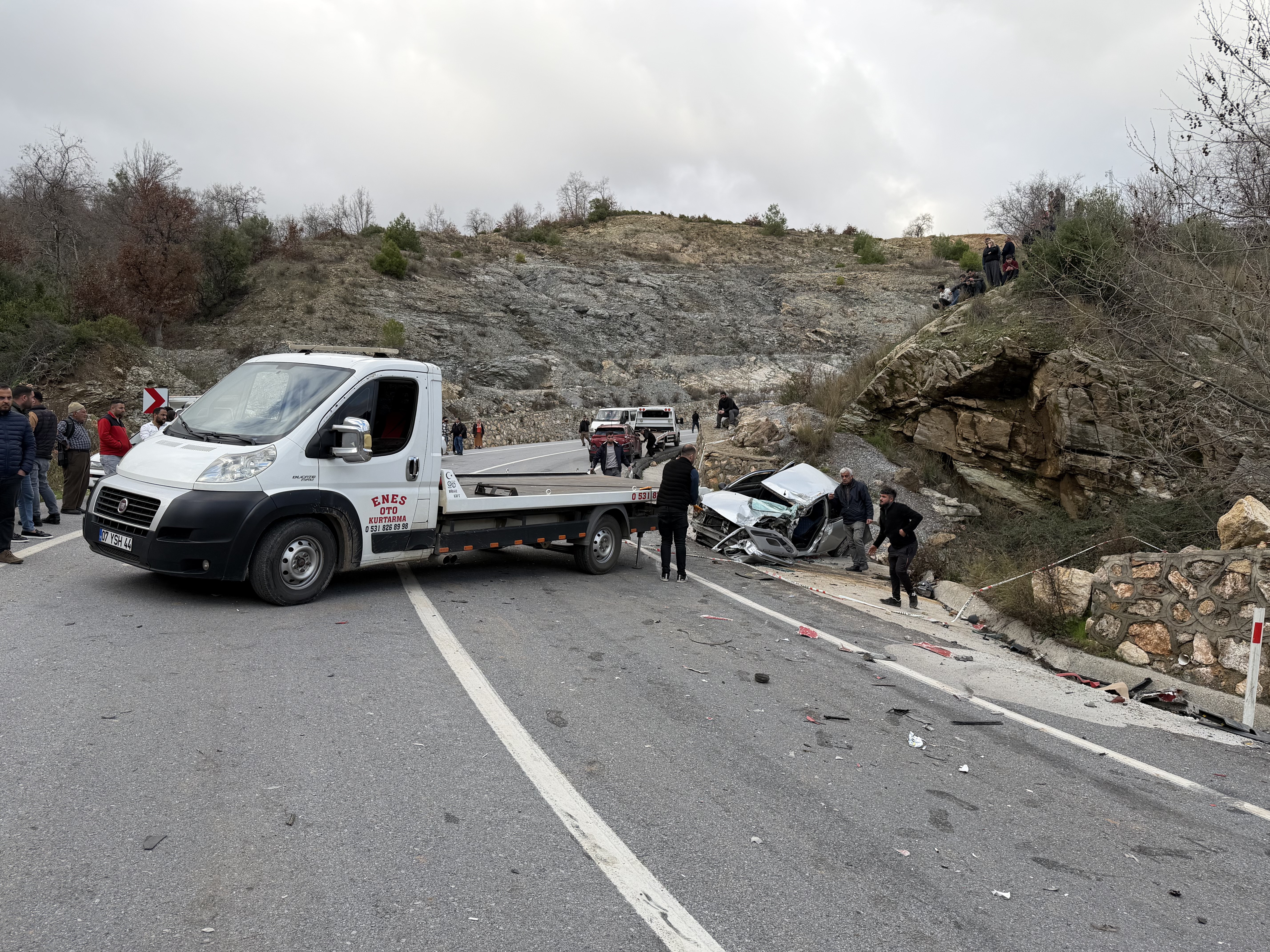 Alanya’da freni boşalan TIR, 2 otomobile çarptı: 1 ölü, 3 yaralı - Görsel 8