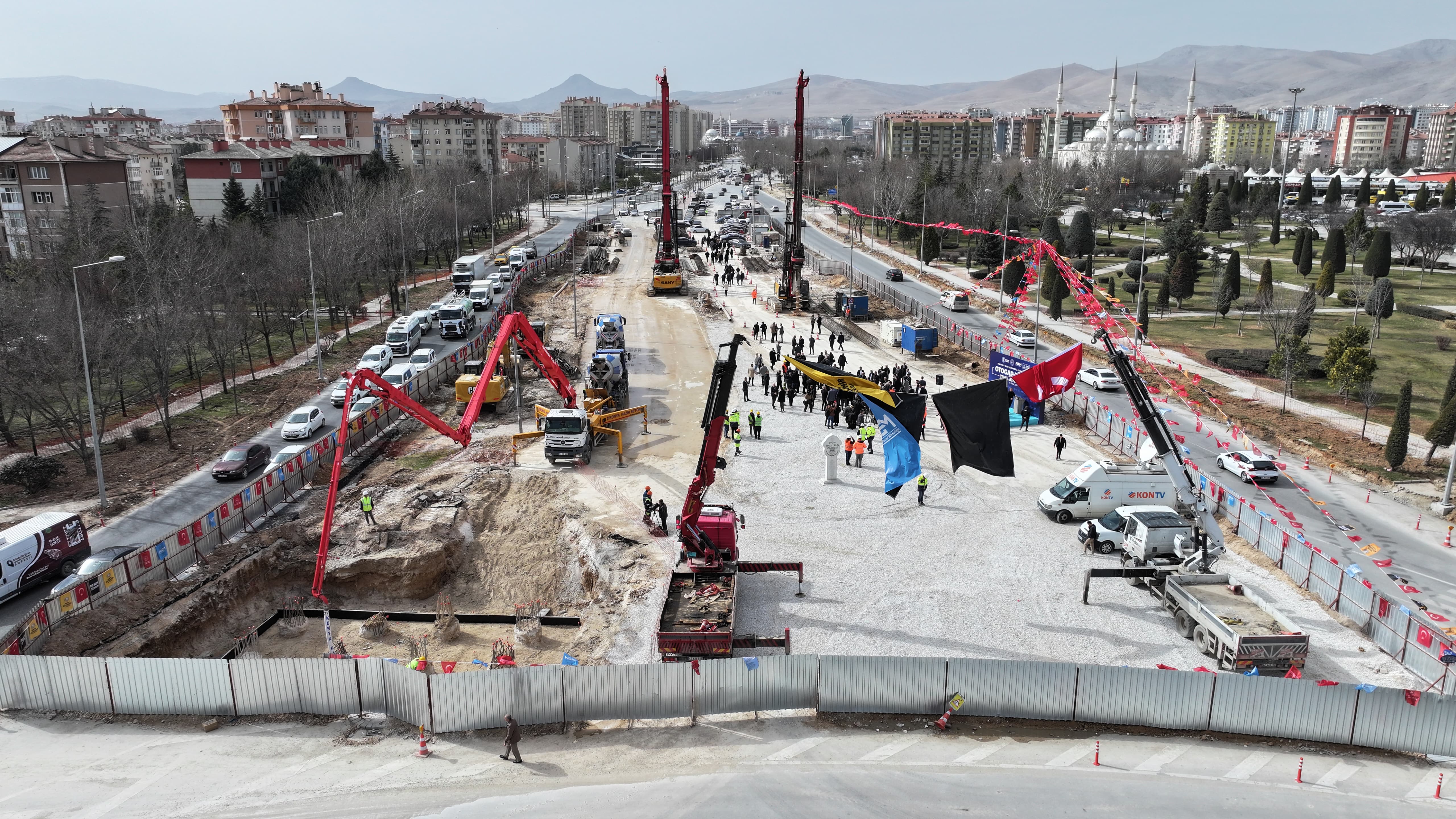 Konya'da üç katlı kavşakla bölgedeki trafik sorununun çözüleceğini söyledi. - Görsel 3