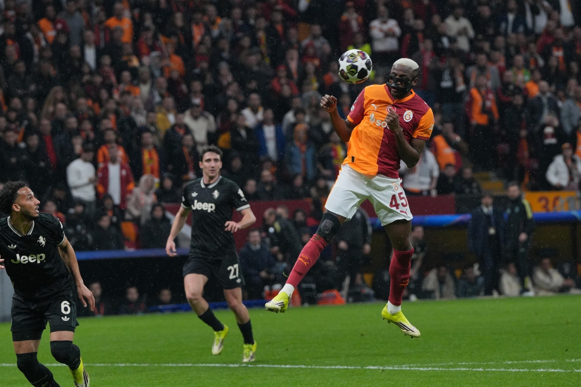 UEFA Şampiyonlar Ligi son 16 play-off turu ilk maçında Galatasaray sahasında Juventus'u 5-2 mağlup etti. - Görsel 3