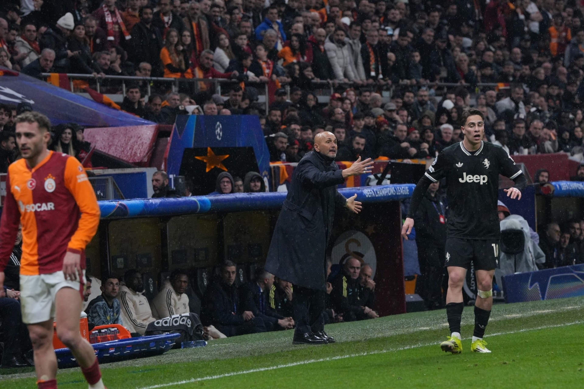 UEFA Şampiyonlar Ligi son 16 play-off turu ilk maçında Galatasaray sahasında Juventus'u 5-2 mağlup etti. - Görsel 5