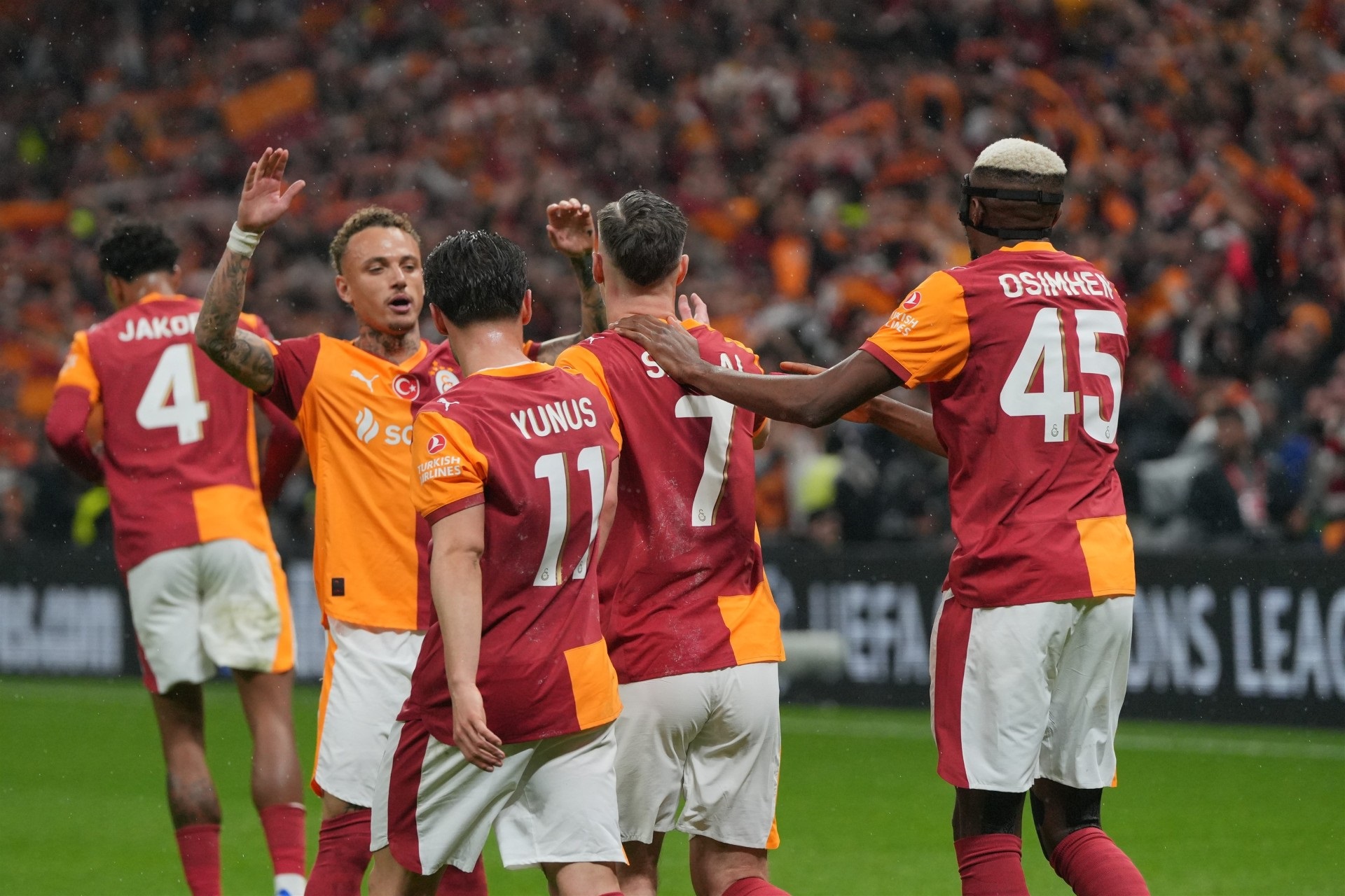 UEFA Şampiyonlar Ligi son 16 play-off turu ilk maçında Galatasaray sahasında Juventus'u 5-2 mağlup etti. - Görsel 6