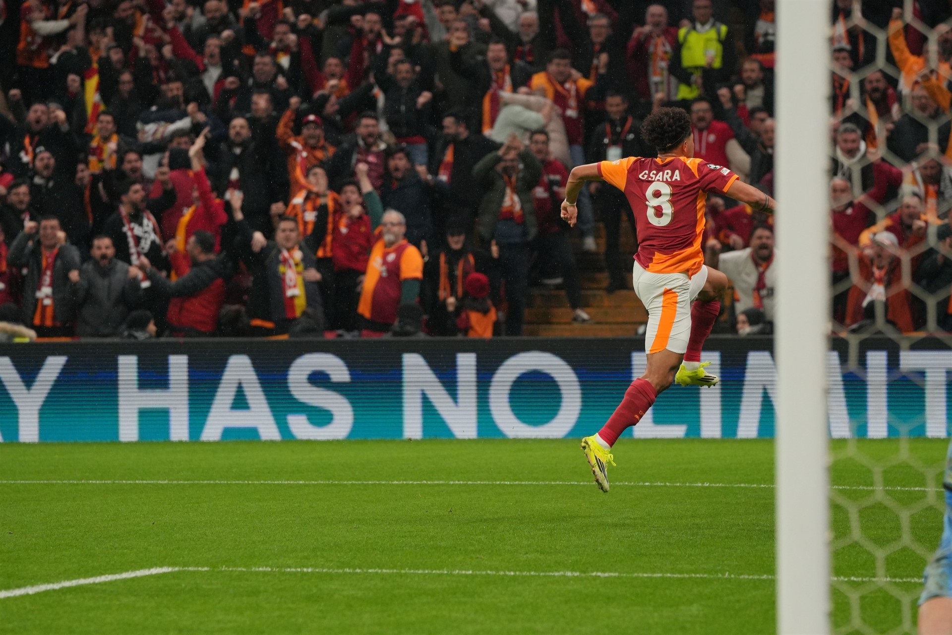 UEFA Şampiyonlar Ligi son 16 play-off turu ilk maçında Galatasaray sahasında Juventus'u 5-2 mağlup etti. - Görsel 8
