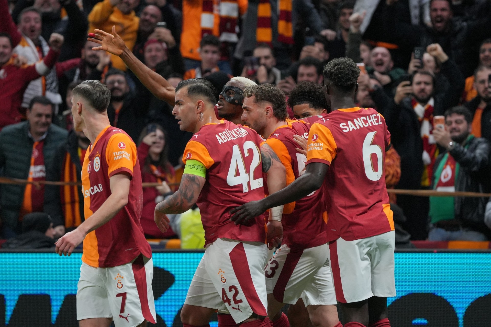 UEFA Şampiyonlar Ligi son 16 play-off turu ilk maçında Galatasaray sahasında Juventus'u 5-2 mağlup etti. - Görsel 9
