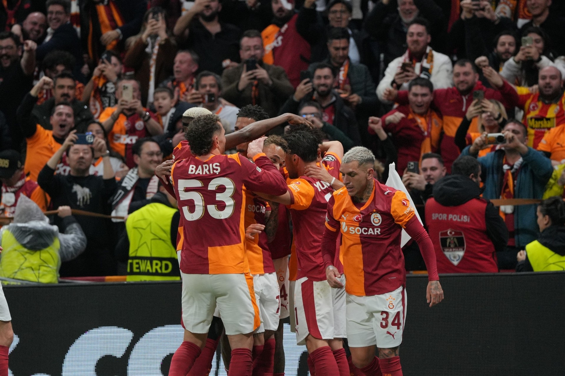 UEFA Şampiyonlar Ligi son 16 play-off turu ilk maçında Galatasaray sahasında Juventus'u 5-2 mağlup etti. - Görsel 10