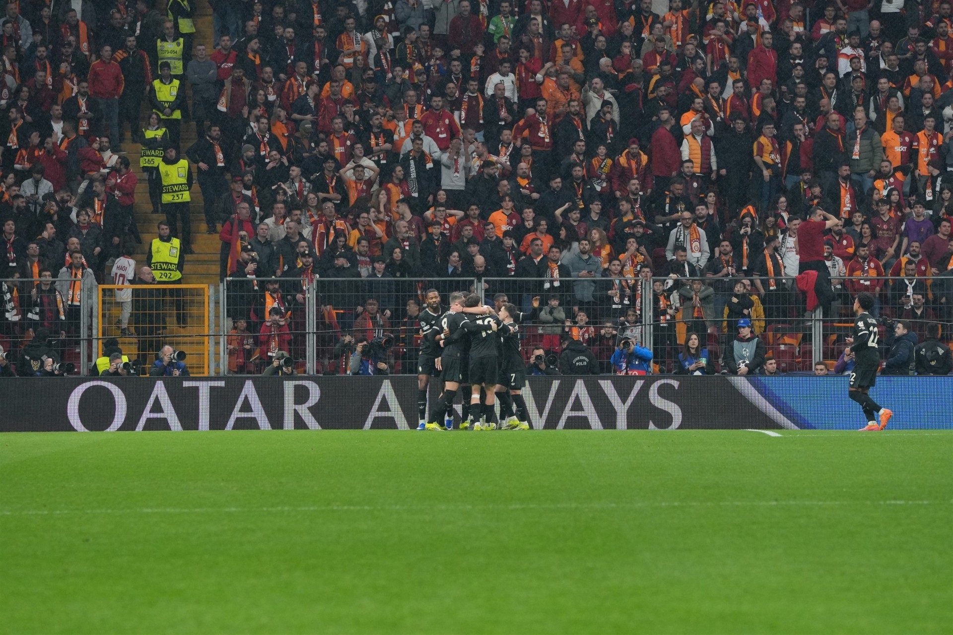UEFA Şampiyonlar Ligi son 16 play-off turu ilk maçında Galatasaray sahasında Juventus'u 5-2 mağlup etti. - Görsel 14