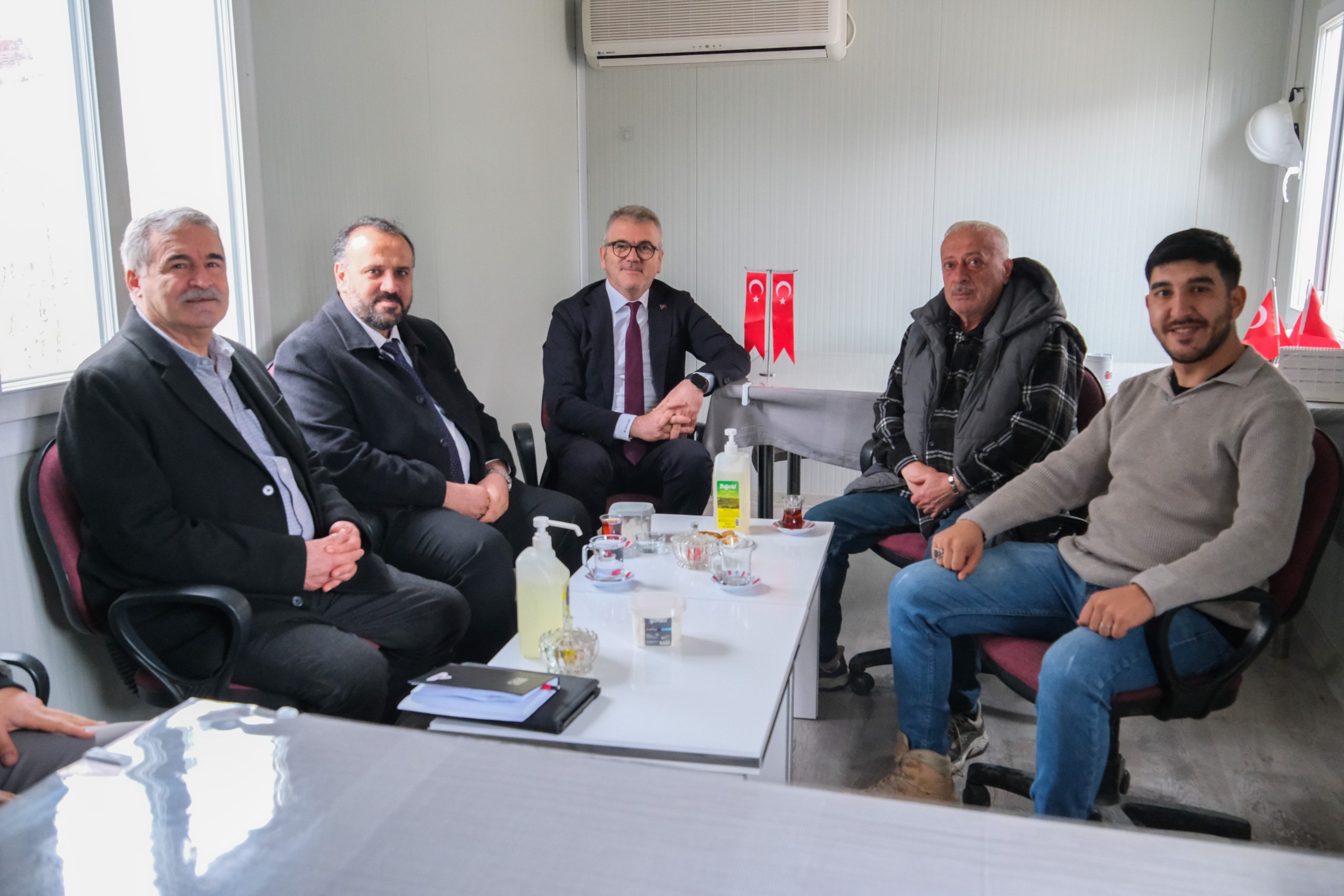 BAŞKAN USTAOĞLU, KURAN KURSU İNŞAAT ALANINDA İNCELEMELERDE BULUNDU - Görsel 2