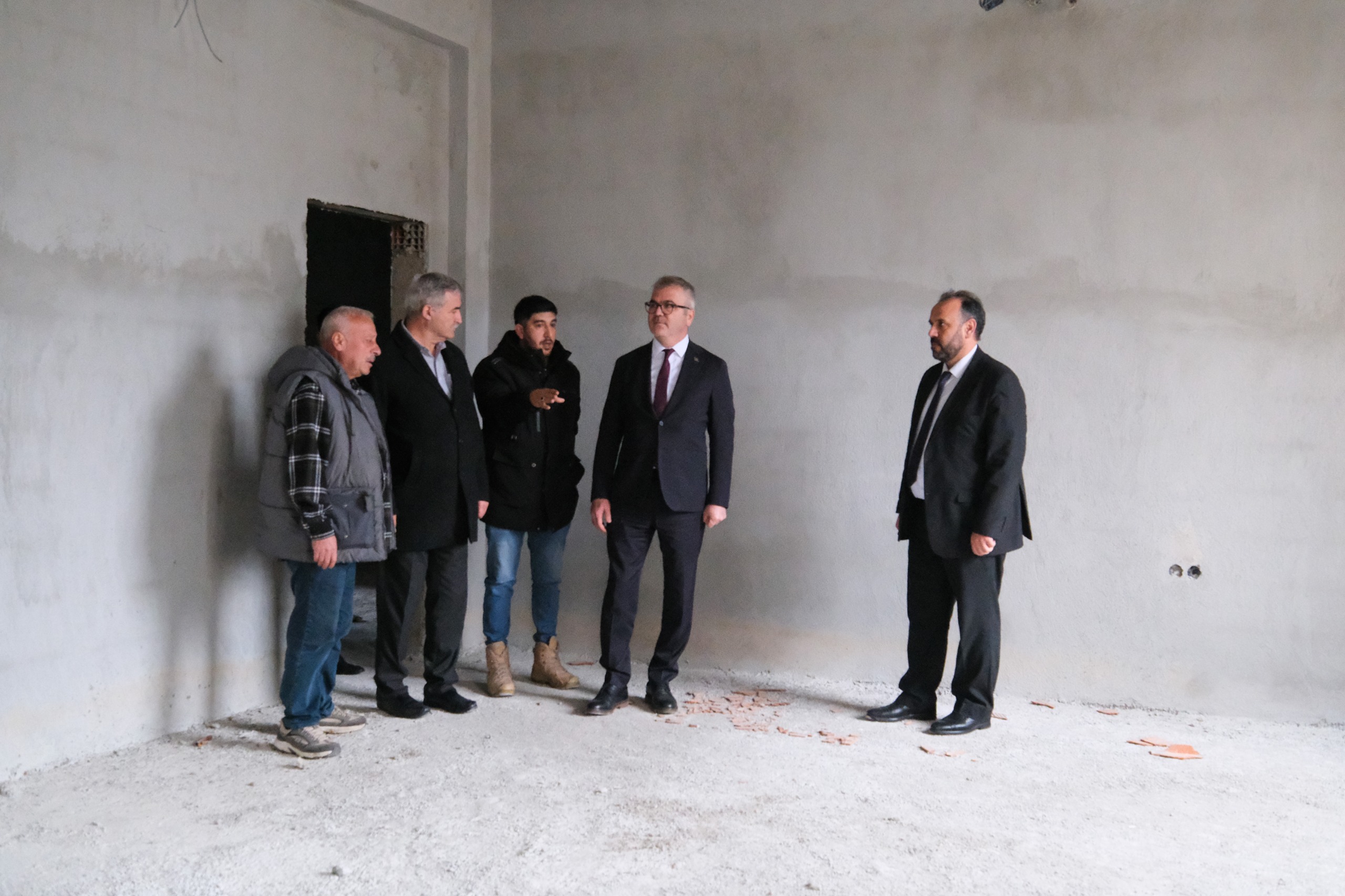 BAŞKAN USTAOĞLU, KURAN KURSU İNŞAAT ALANINDA İNCELEMELERDE BULUNDU - Görsel 3