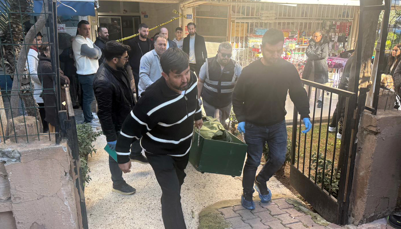 Antalya - Yakınlarına mesaj attı, evinde bir kadınla ölü bulundu - Görsel 4