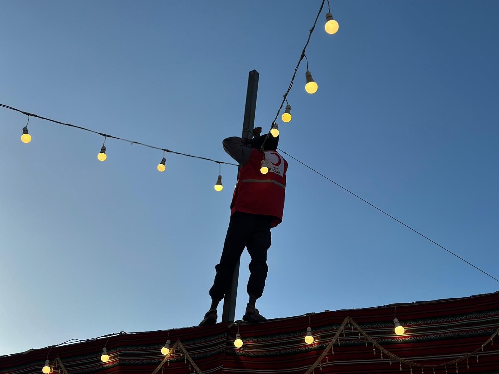 Türk Kızılay Gazze’deki Filistinliler için sokak iftarı düzenledi - Görsel 5