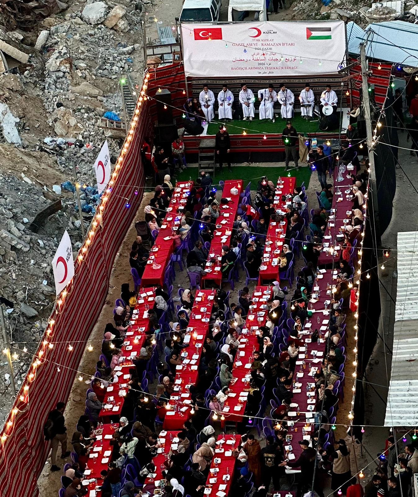 Türk Kızılay Gazze’deki Filistinliler için sokak iftarı düzenledi - Görsel 6