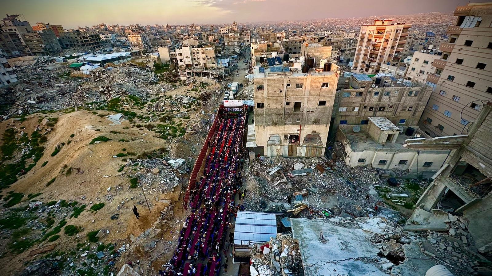 Türk Kızılay Gazze’deki Filistinliler için sokak iftarı düzenledi - Görsel 10