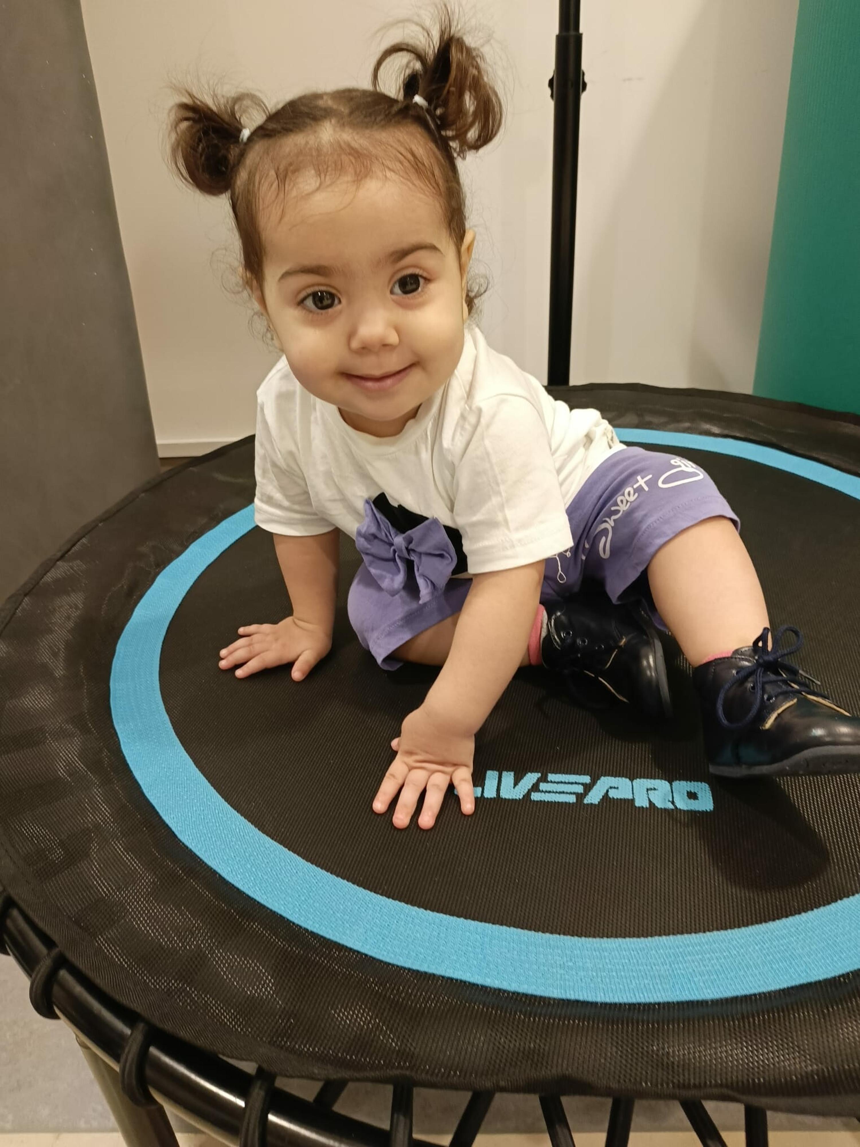 Kampanyası tamamlanıp, Dubai'ye giden SMA'lı Esma'nın annesi: İlaç damara girince kurtulacağına inandım - Görsel 6