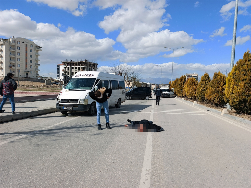 KARAMAN'da yolun karşısına geçerken minibüsün çarpıp, 32 metre ileriye fırlattığı Hasan Yılmaz (57), kurtarılamadı. - Görsel 9