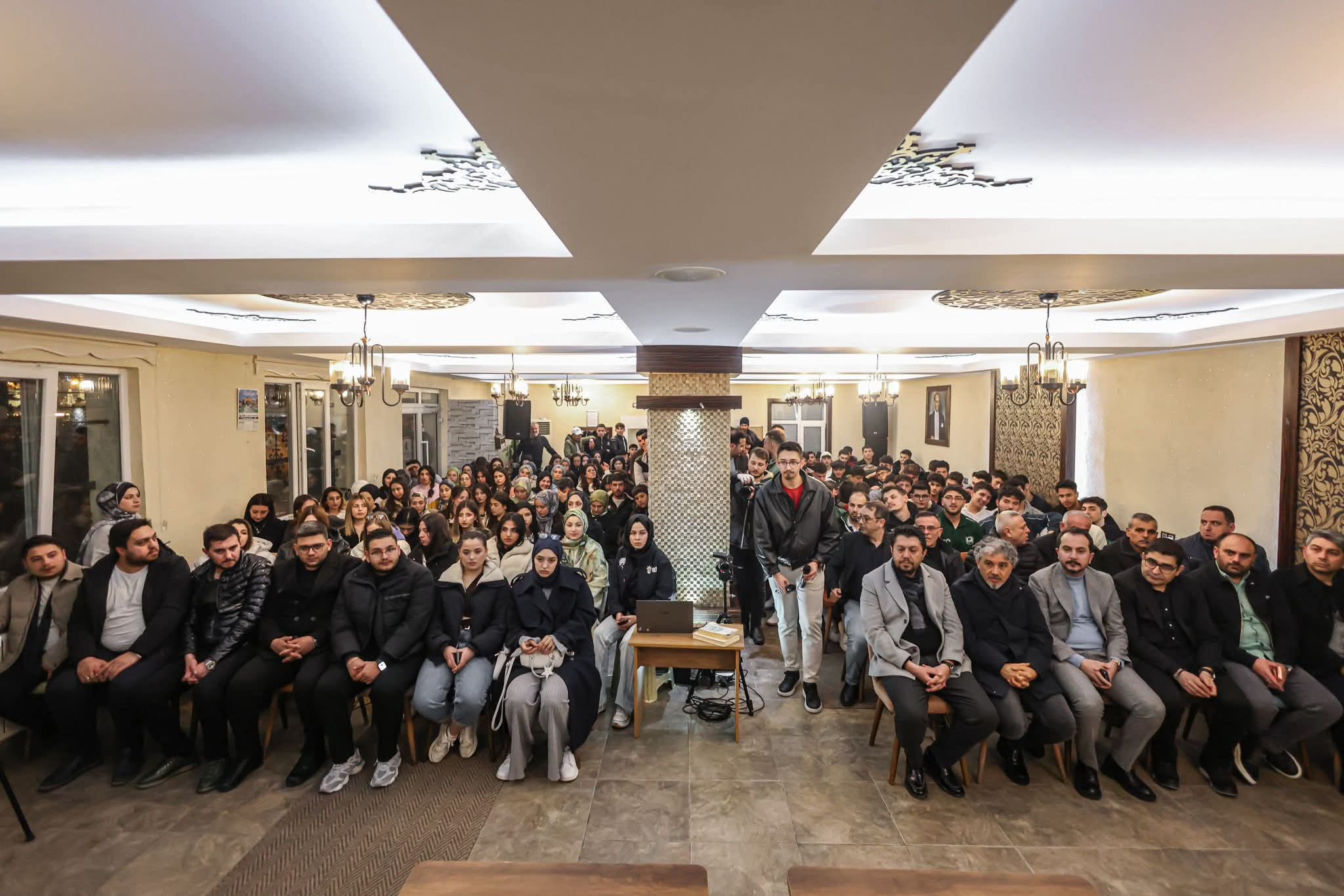 AK PARTİ İL BAŞKANI ÖZGÖKÇEN SEYDİŞEHİR’DE GENÇLERLE BULUŞTU  - Görsel 3