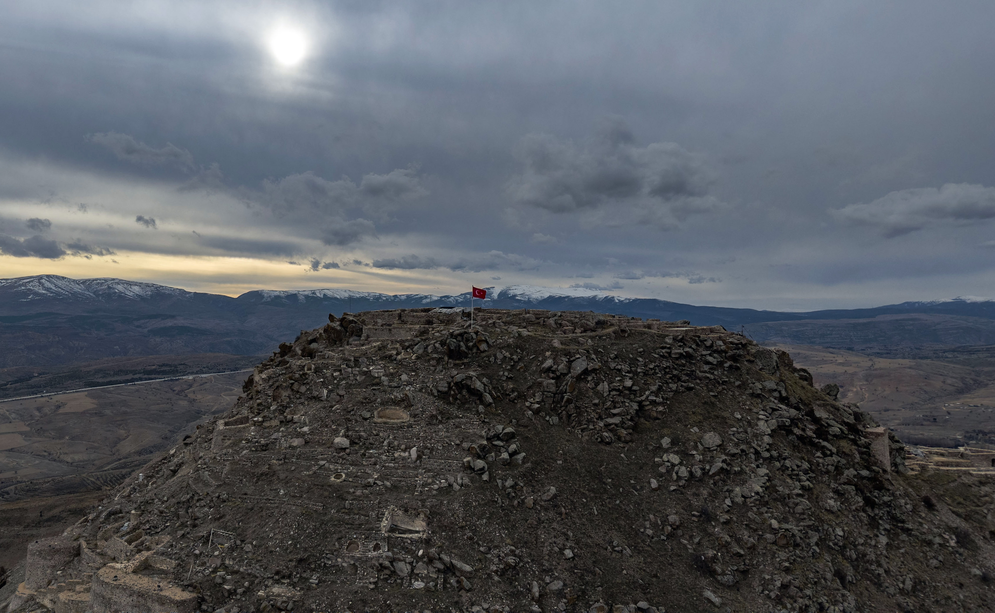 Konya- Ziyaretçiler, binlerce yıllık stratejik kaleye teleferikle çıkacak - Görsel 2