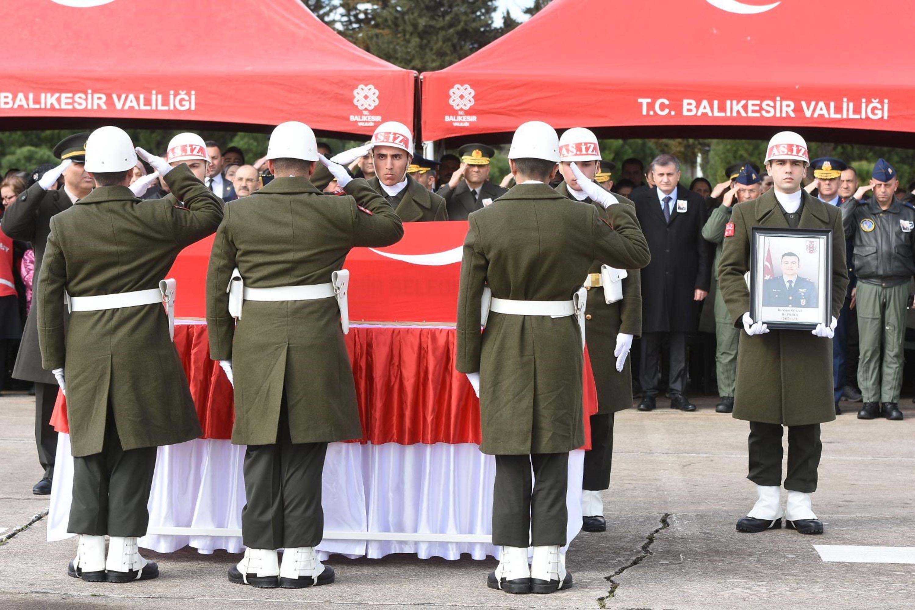 Balıkesir'de, kaza kırıma uğrayan F-16'da şehit olan Binbaşı Bolat'tan geriye bu görüntüler kaldı - Görsel 9