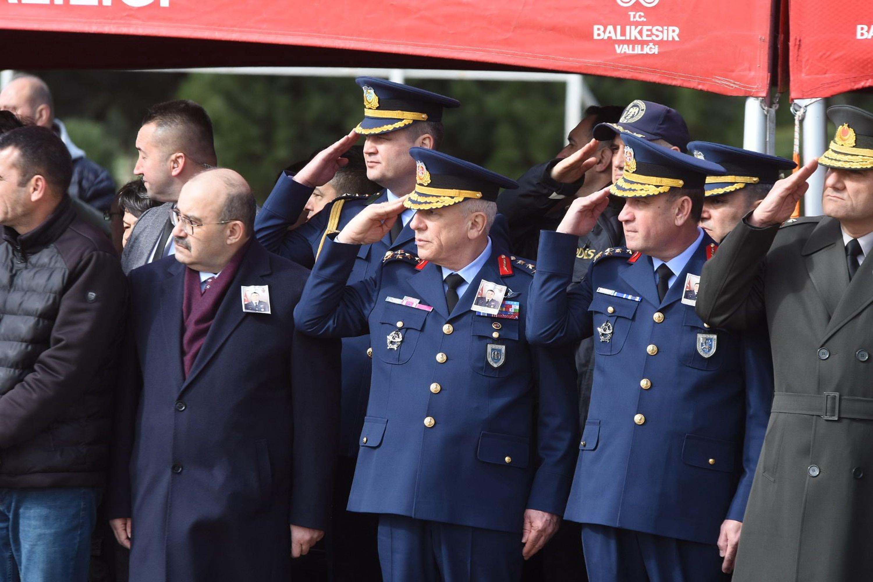 Balıkesir'de, kaza kırıma uğrayan F-16'da şehit olan Binbaşı Bolat'tan geriye bu görüntüler kaldı - Görsel 11