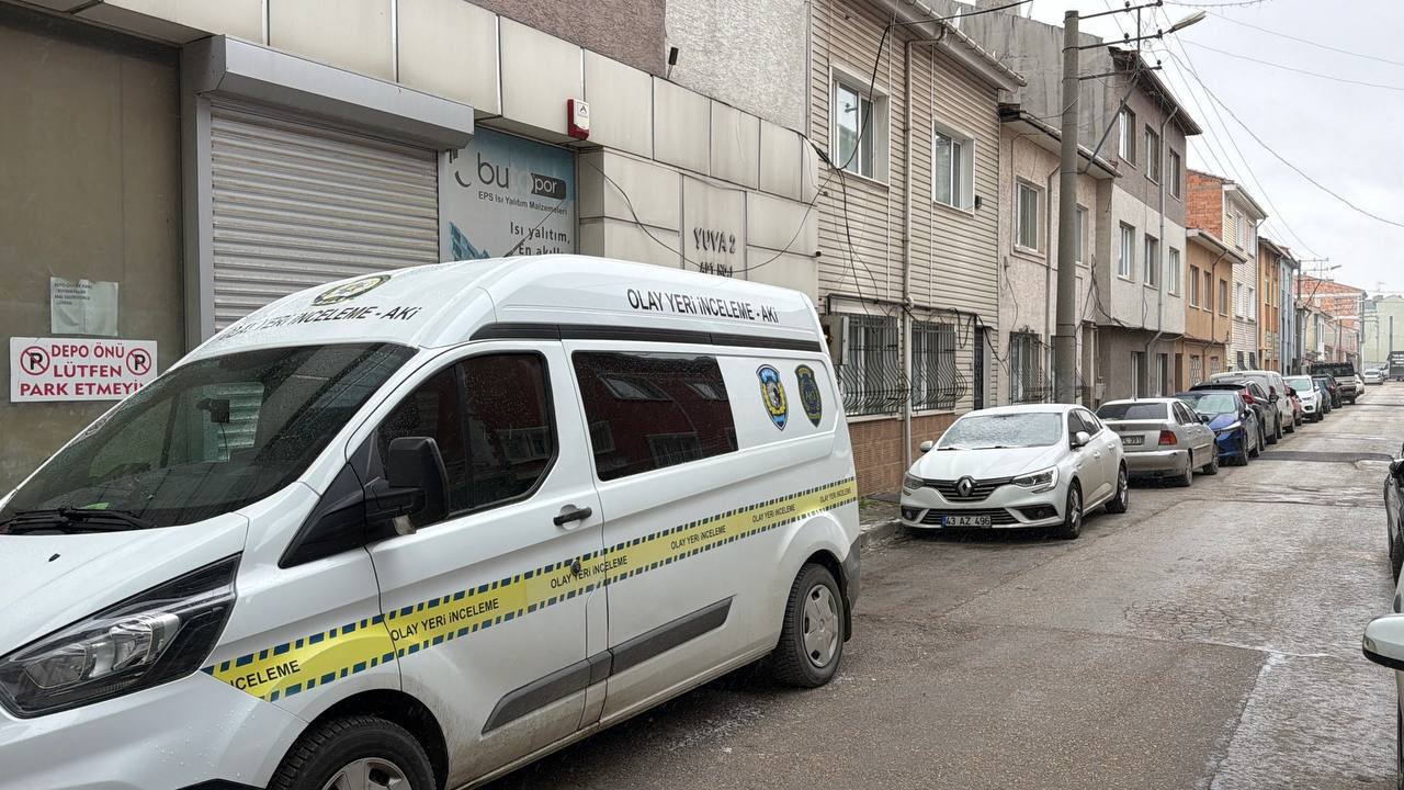 Evinin 7'nci kat penceresinden atladı, eşi de ölü bulundu - Görsel 5