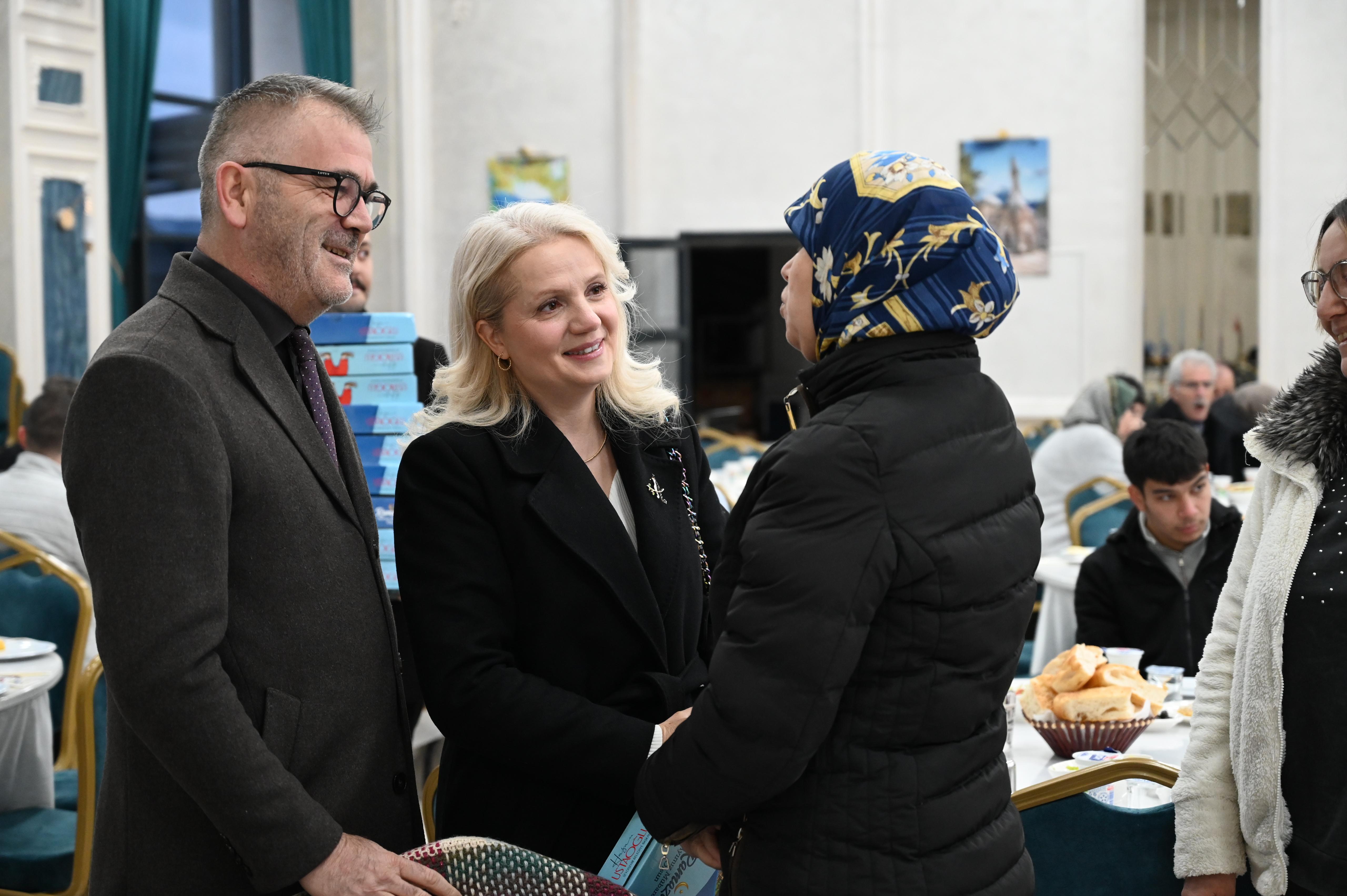 BAŞKAN USTAOĞLU, EVDE BAKIM HİZMETİ ALAN ENGELLİ BİREYLERLE BULUŞTU  - Görsel 3