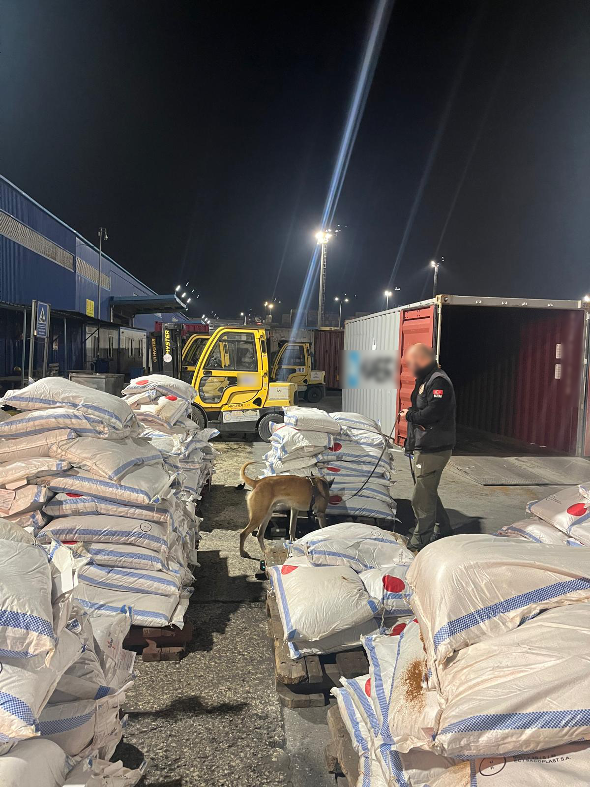 Gümrüklerde 828 milyon liralık uyuşturucu ele geçirildi - Görsel 4