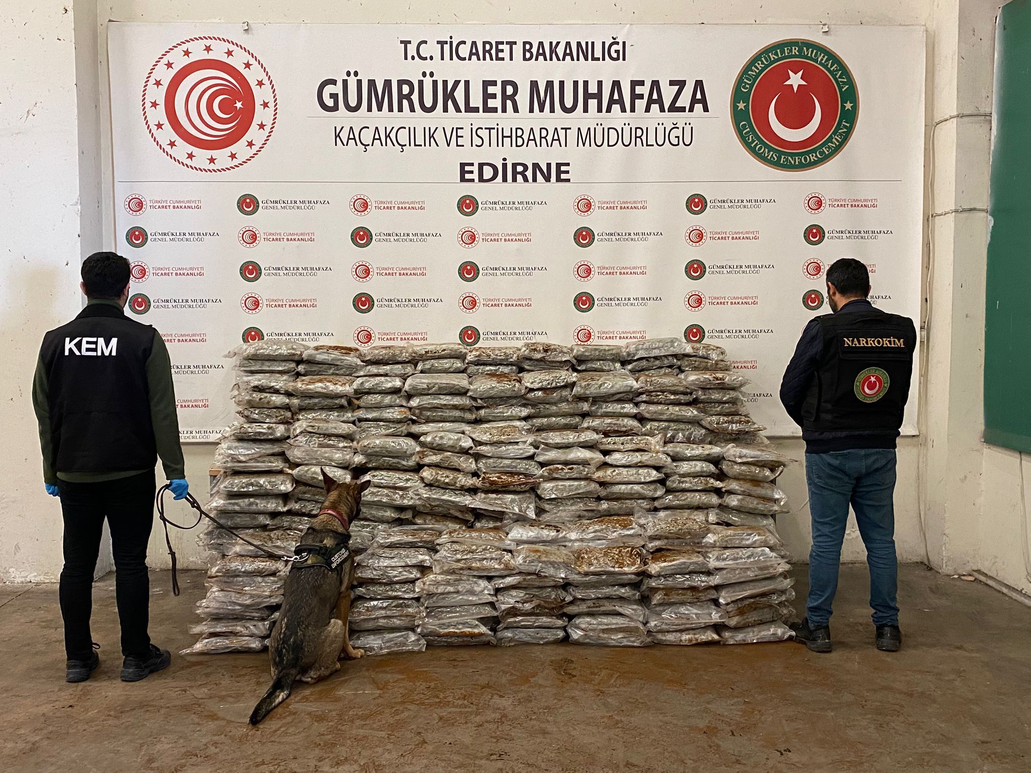 Gümrüklerde 828 milyon liralık uyuşturucu ele geçirildi - Görsel 5