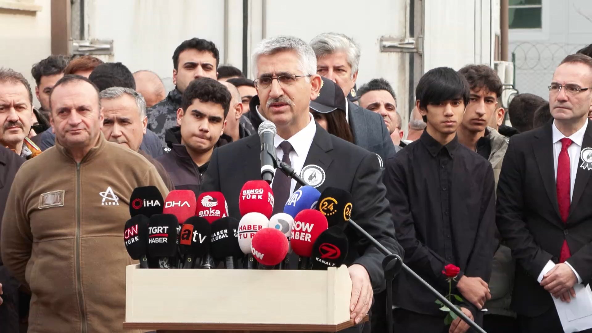 İstanbul- Öğrencisi tarafından öldürülen Fatma Nur Çelik için okulda tören düzenlendi  - Görsel 11