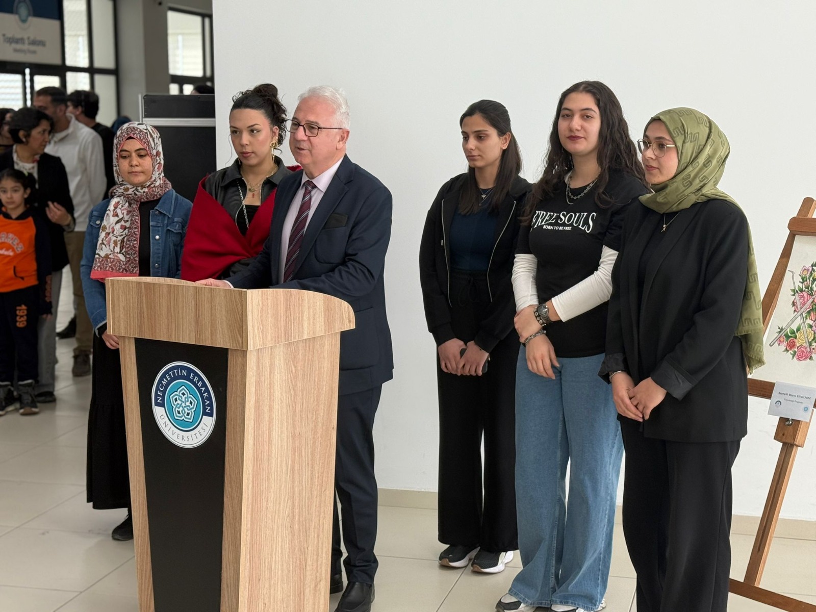  Seydişehir Sağlık Hizmetleri Meslek Yüksekokulumuzda “Bağımlı Olma, Hayata Bağlan” Resim Sergisi Açıldı - Görsel 1