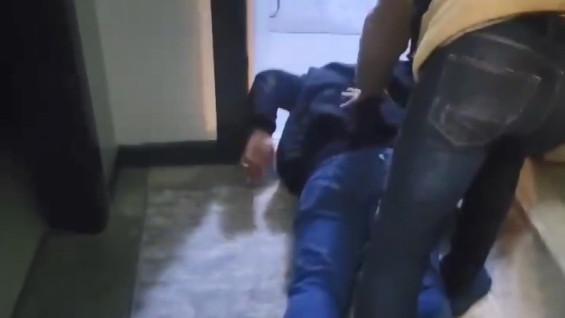 Kendilerini polis ve savcı olarak tanıtıp 15 milyon lira dolandıran şüpheliler yakalandı - Görsel 2