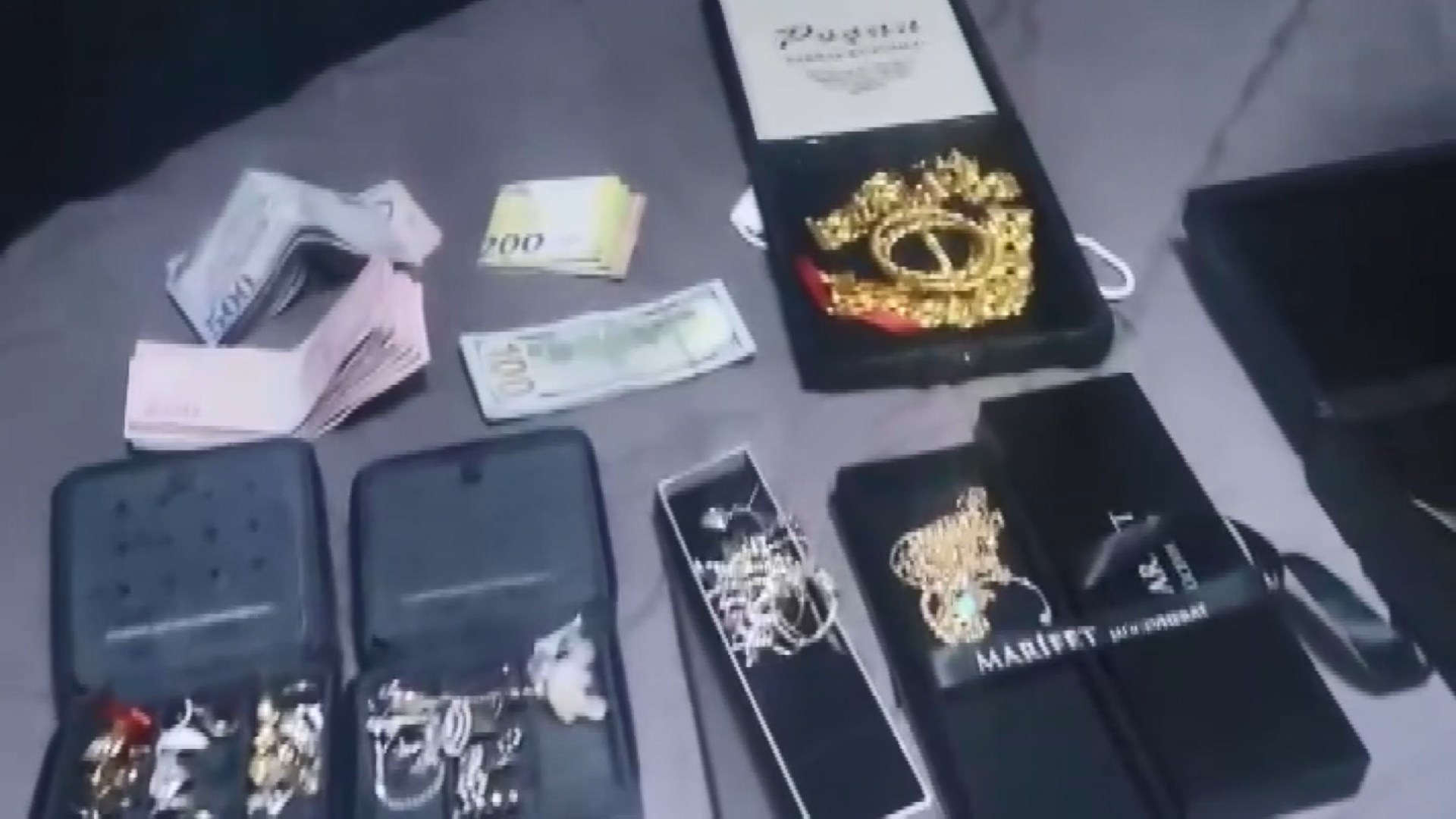 Kendilerini polis ve savcı olarak tanıtıp 15 milyon lira dolandıran şüpheliler yakalandı - Görsel 3