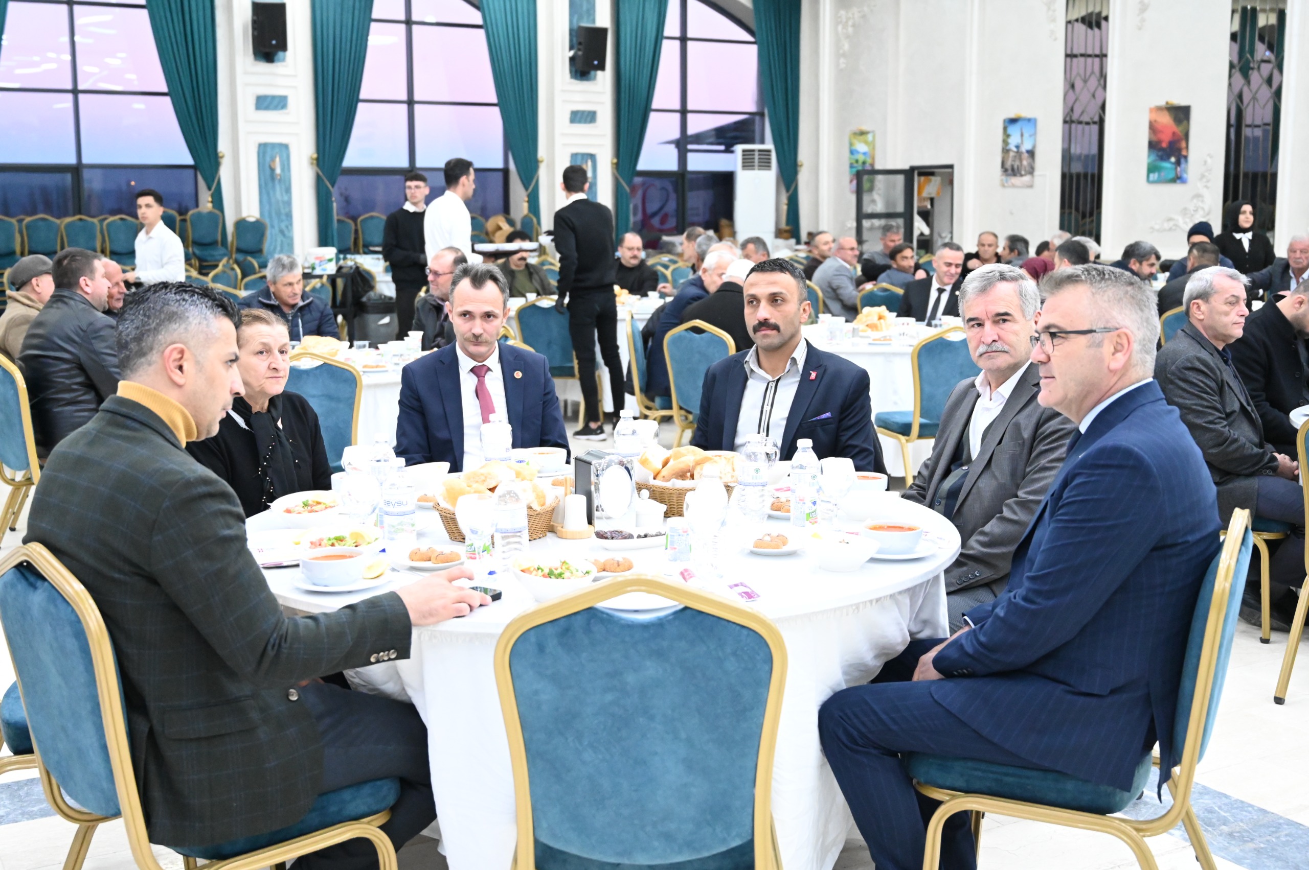 BAŞKAN USTAOĞLU , STK BAŞKANLARI VE MUHTARLARLA BULUŞTU  - Görsel 1